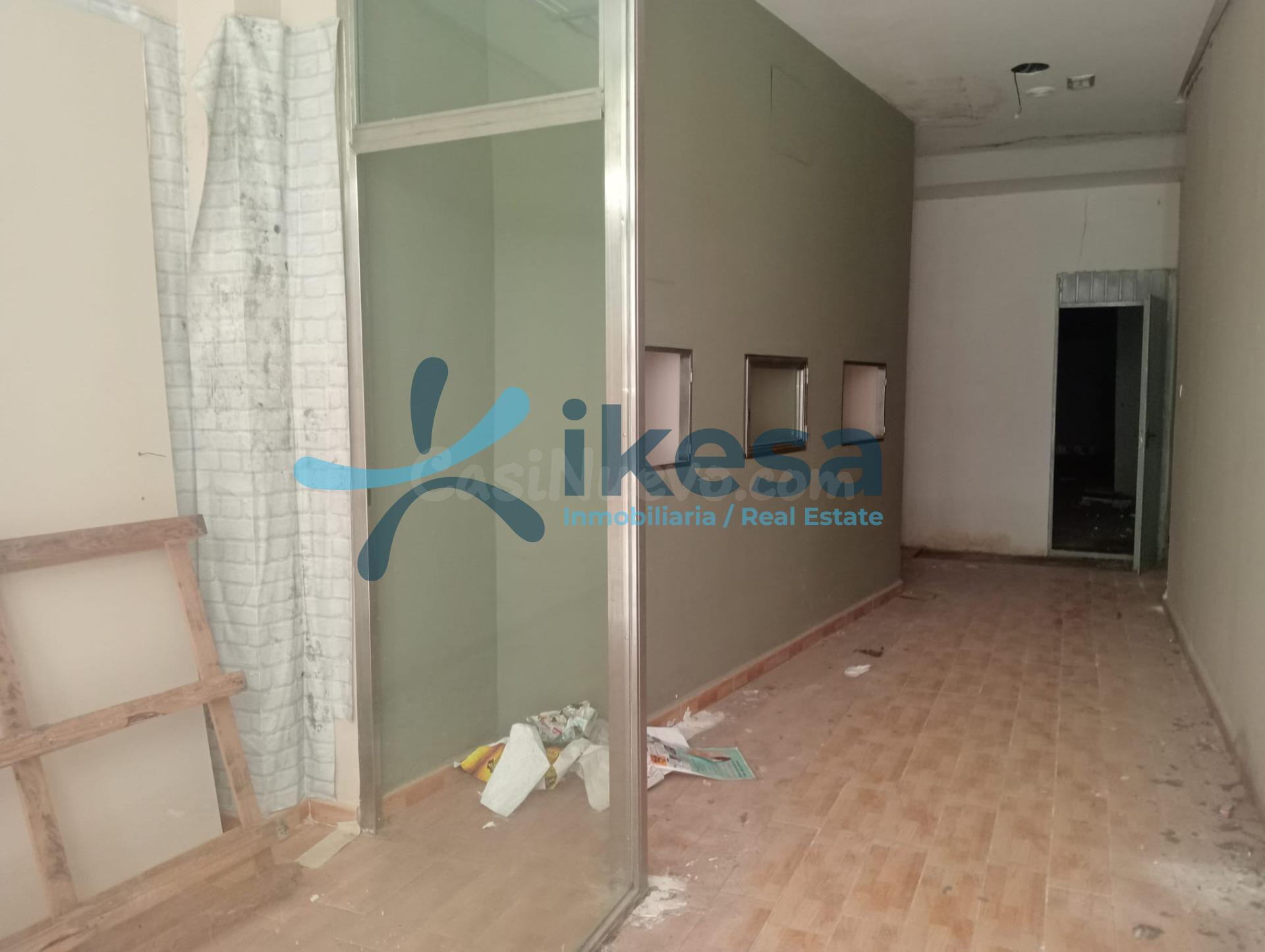 Venta de Local Comercial en Andújar, Jaén. - foto 4