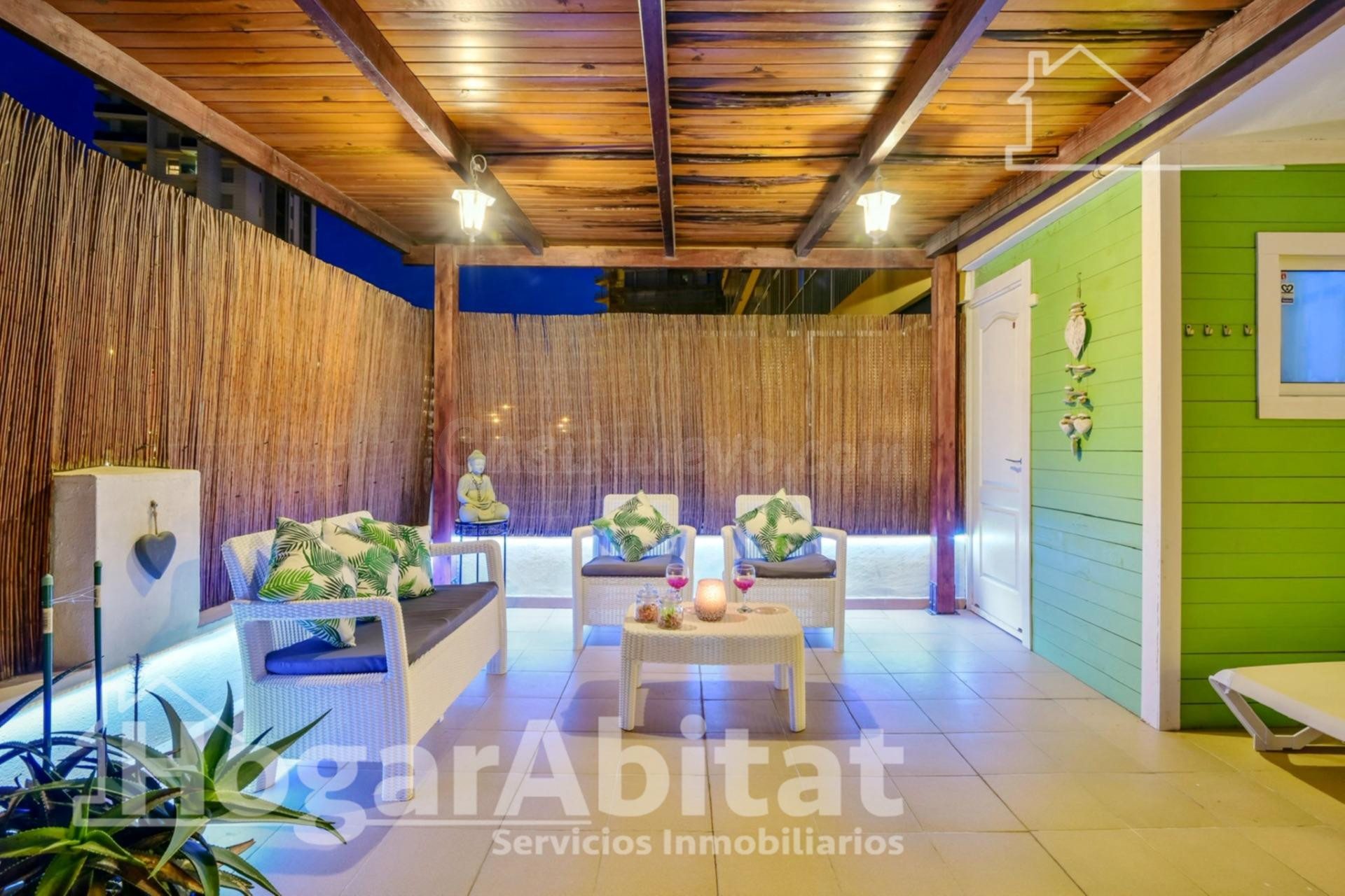 REFORMADO CON TERRAZA Y LICENCIA TURÍSTICA JUNTO AL MAR