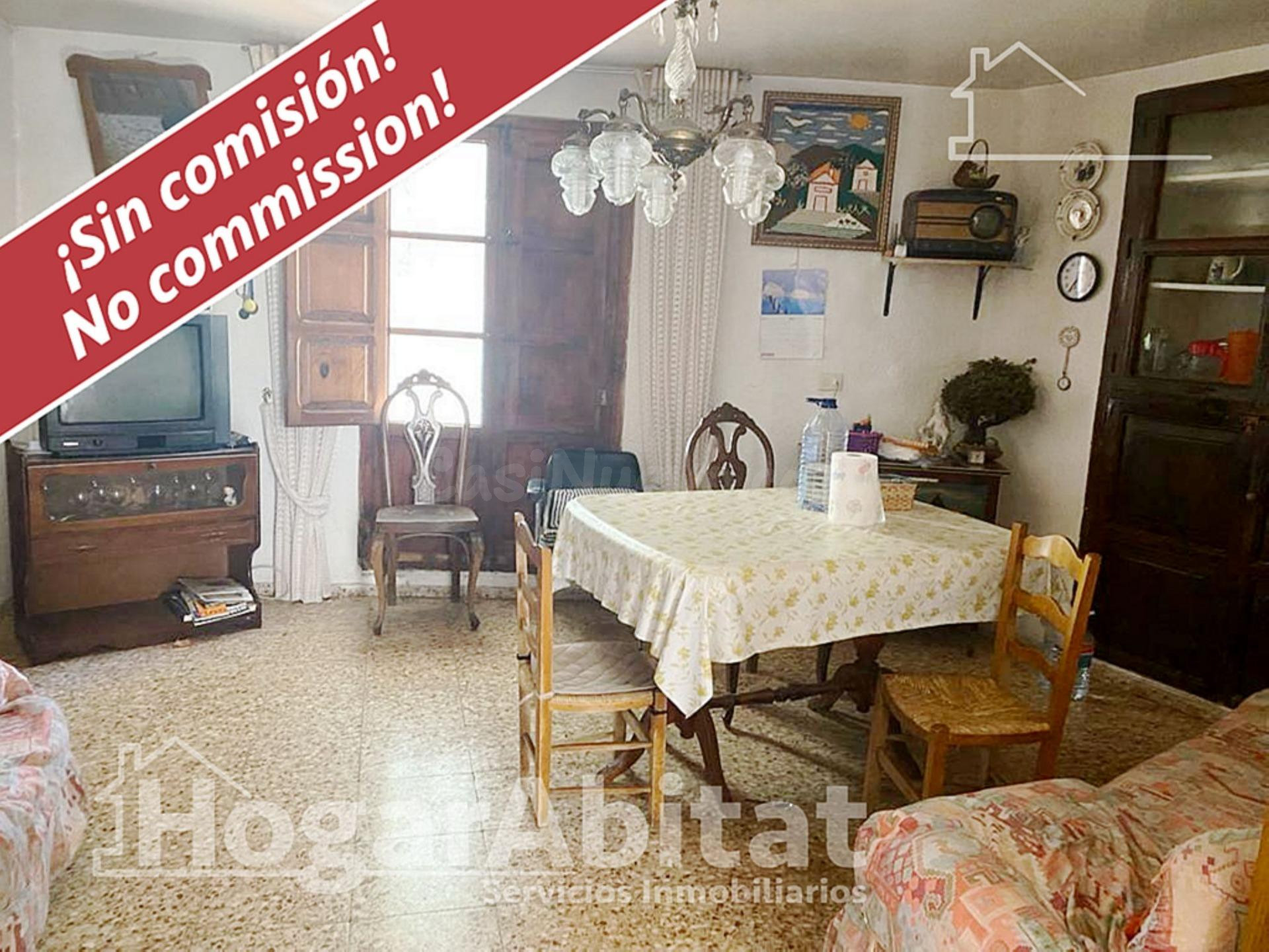 ESPACIOSA CASA CON TERRAZA Y GARAJE