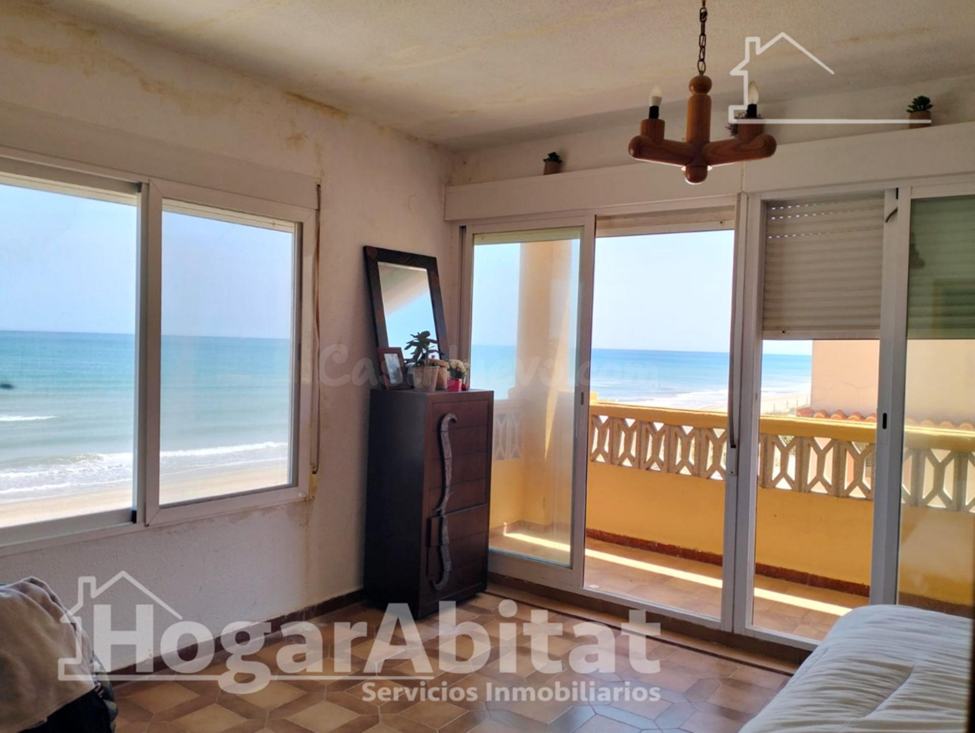 ¡PRIMERA LINEA DE LA PLAYA! CHALET CON 4 TERRAZAS Y GARAJE