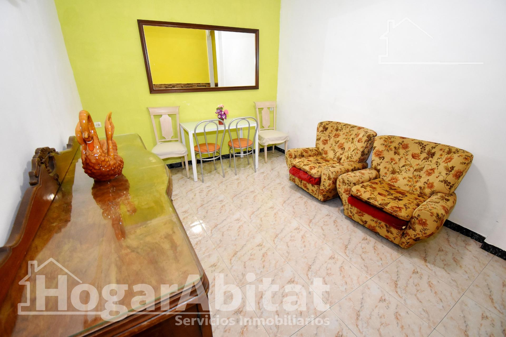 ATRACTIVA Y AMPLIA PLANTA BAJA CON PATIO Y TERRAZA, CERCA DEL CENTRO