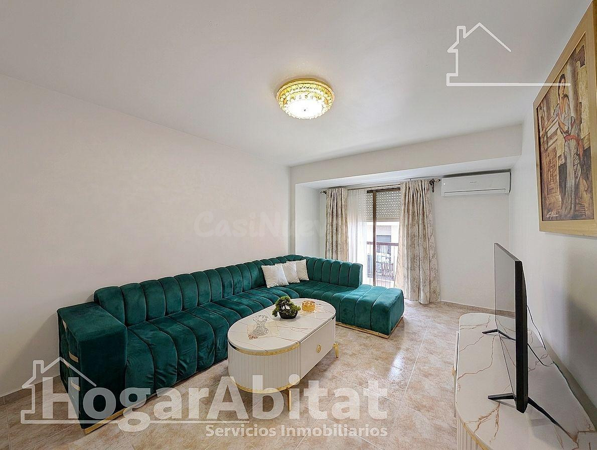 SEMIREFORMADO, BONITO Y EXTERIOR CON BALCÓN, TODO AMUEBLADO