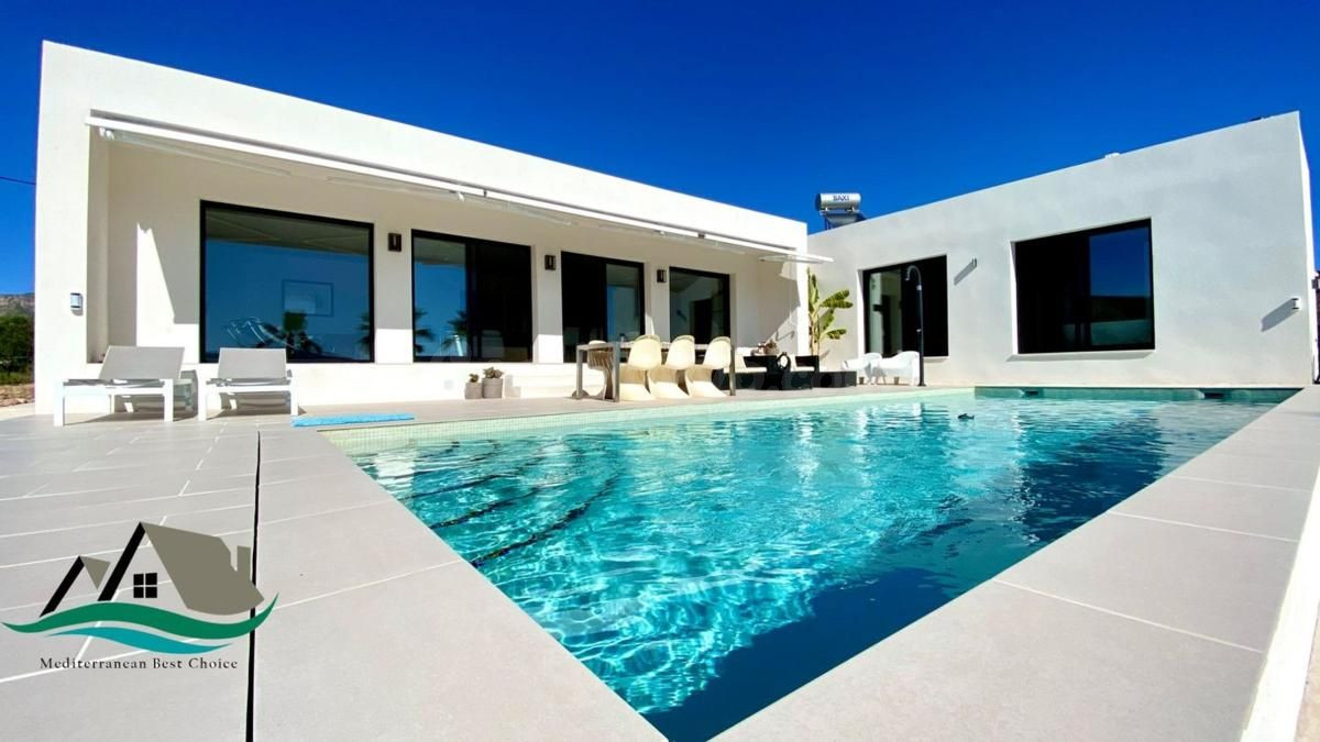 Casa 3 habitaciones 165m² en venta - Pueblo 6