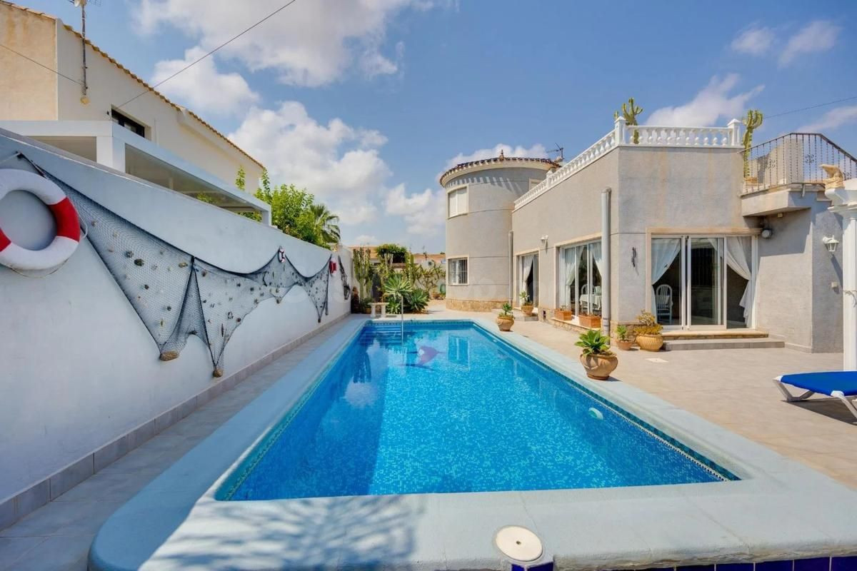 Villa 4 habitaciones 250m² en venta - Agua Marina