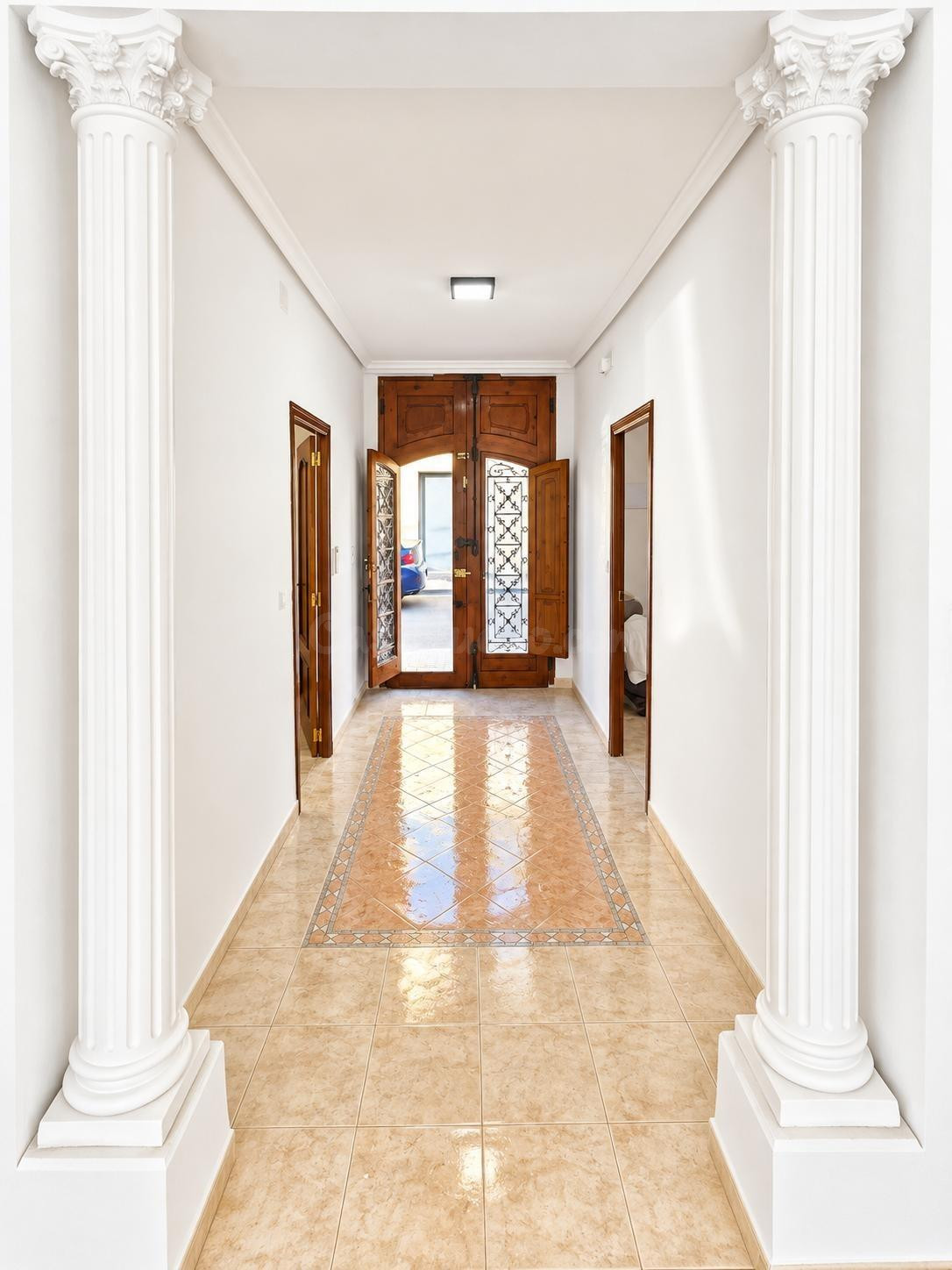CASA DE PUEBLO CON ENCANTO, REFORMADA Y CON POSIBILIDAD DE C - foto 2