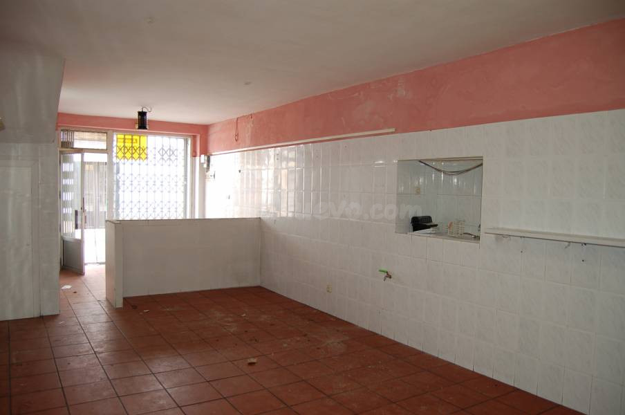 LOCAL COMERCIAL 70 m2