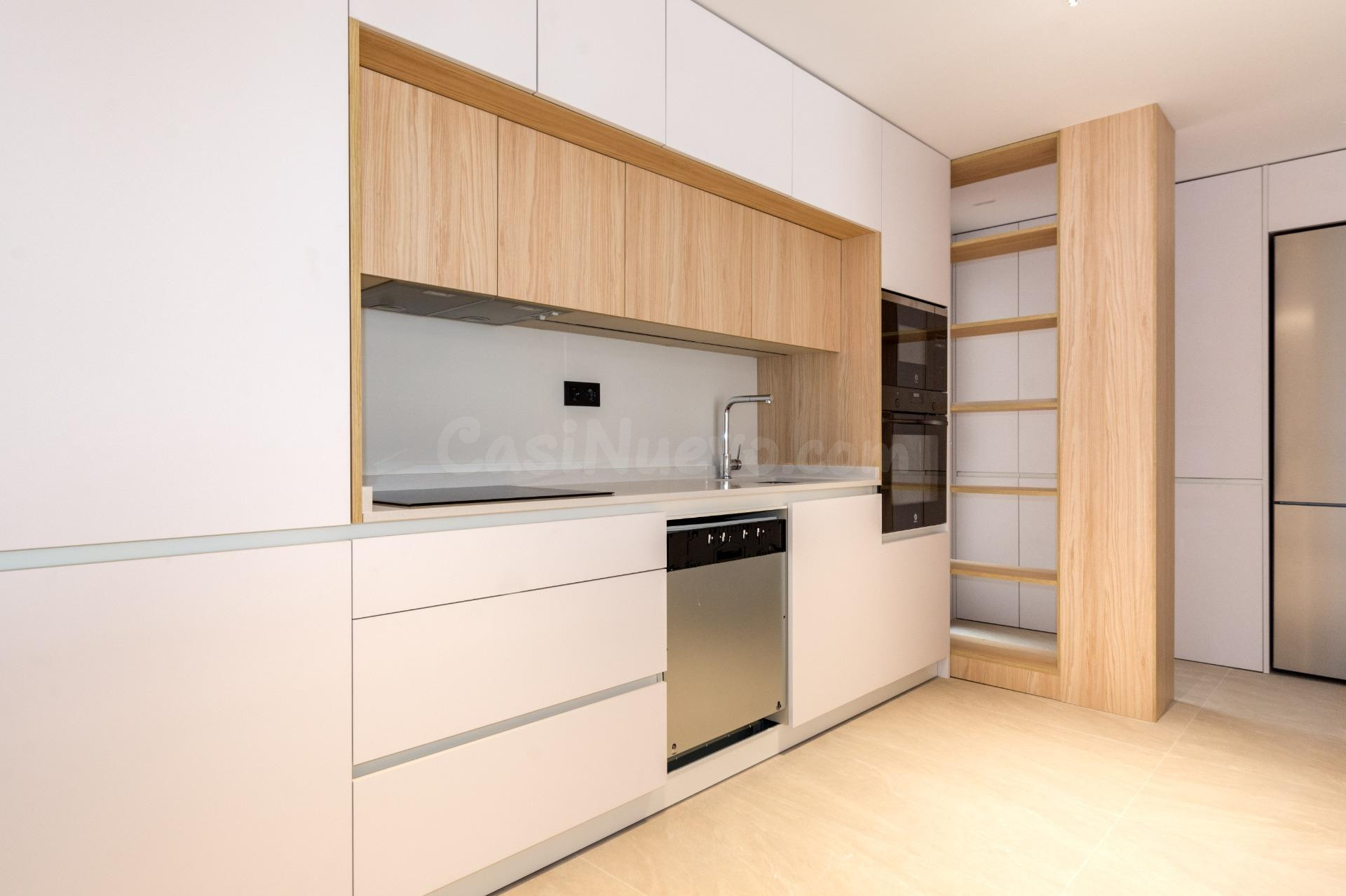 Apartamento totalmente reformado a estrenar frente a la Plaza del Teatro de Torrevieja