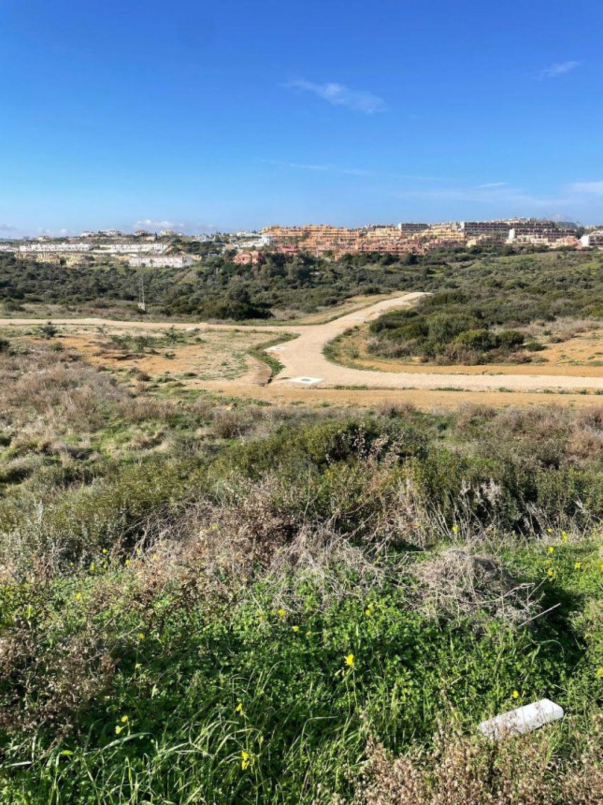 Terreno urbano de 870 m² en Casares con vistas panorámicas