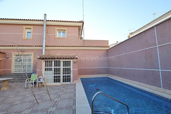 Villa 6 habitaciones 322m² en venta - Pueblo 5