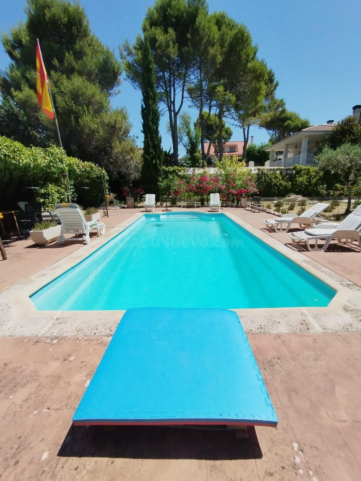 Espectacular Chalet en Montehermoso - Espacios Amplios y Comodidad
