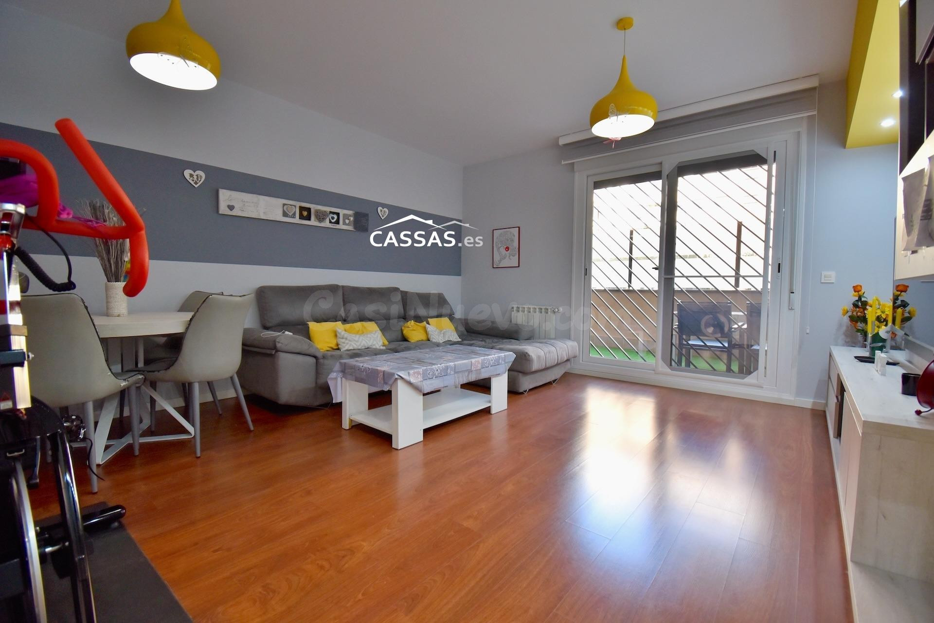 Bajo con Patio en  LOS GIRASOLES - 3 habitaciones, 2 baños,  - foto 3