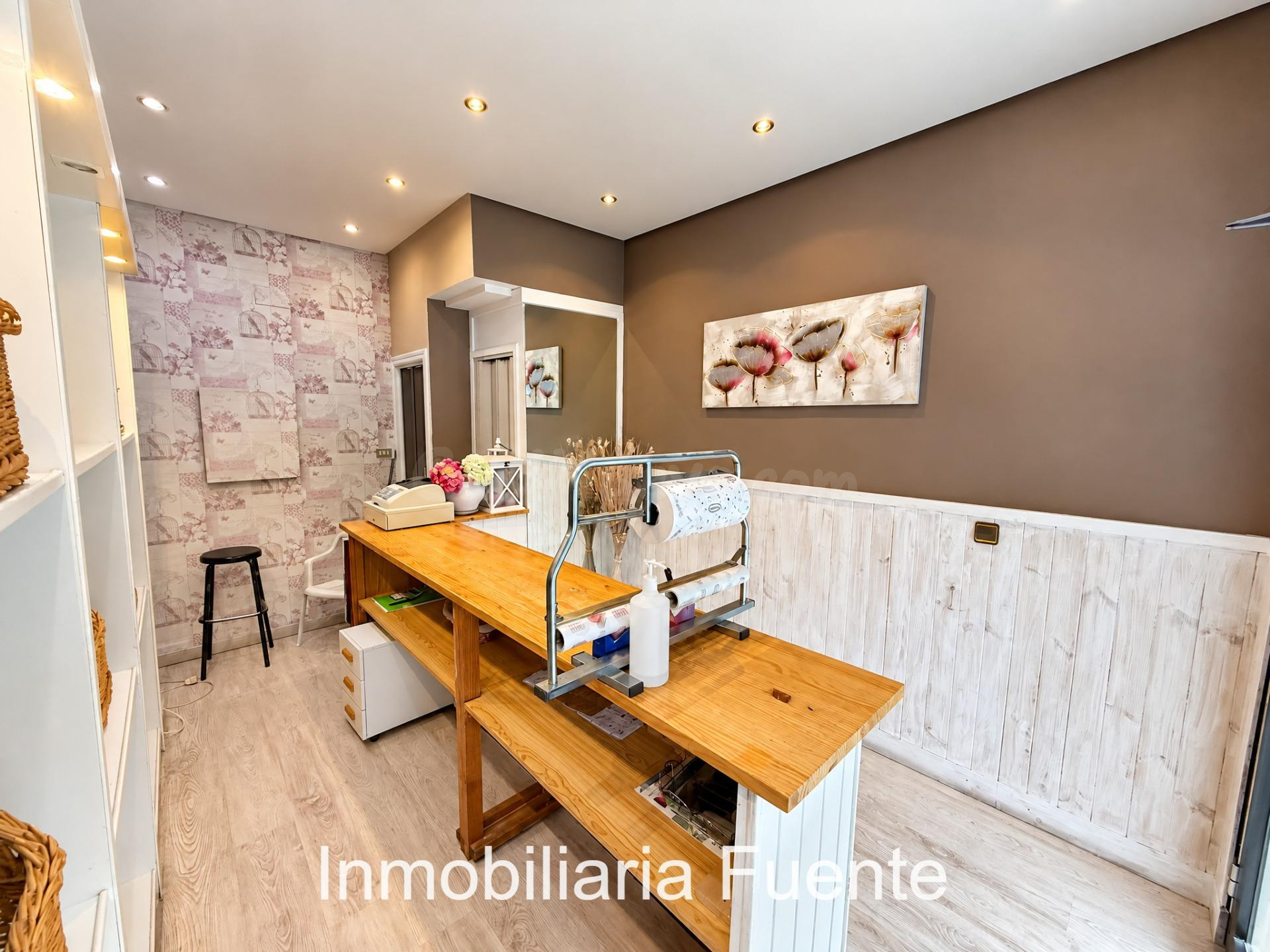 SE ALQUILA, LOCAL COMERCIAL, CENTRO DE ZALLA - foto 2