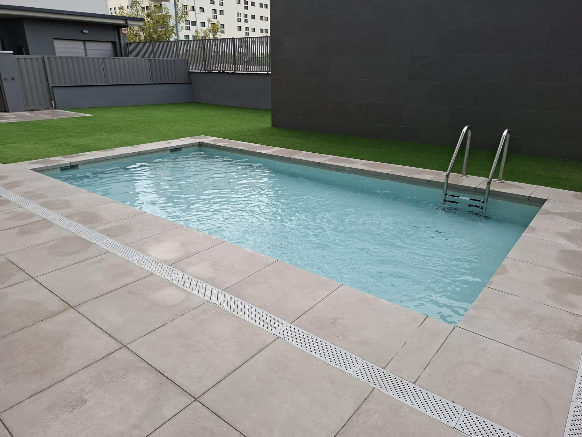 SE ALQUILA PISO DE OBRA NUEVA TODO EXTERIOR CON UNA TERRAZA  - foto 3