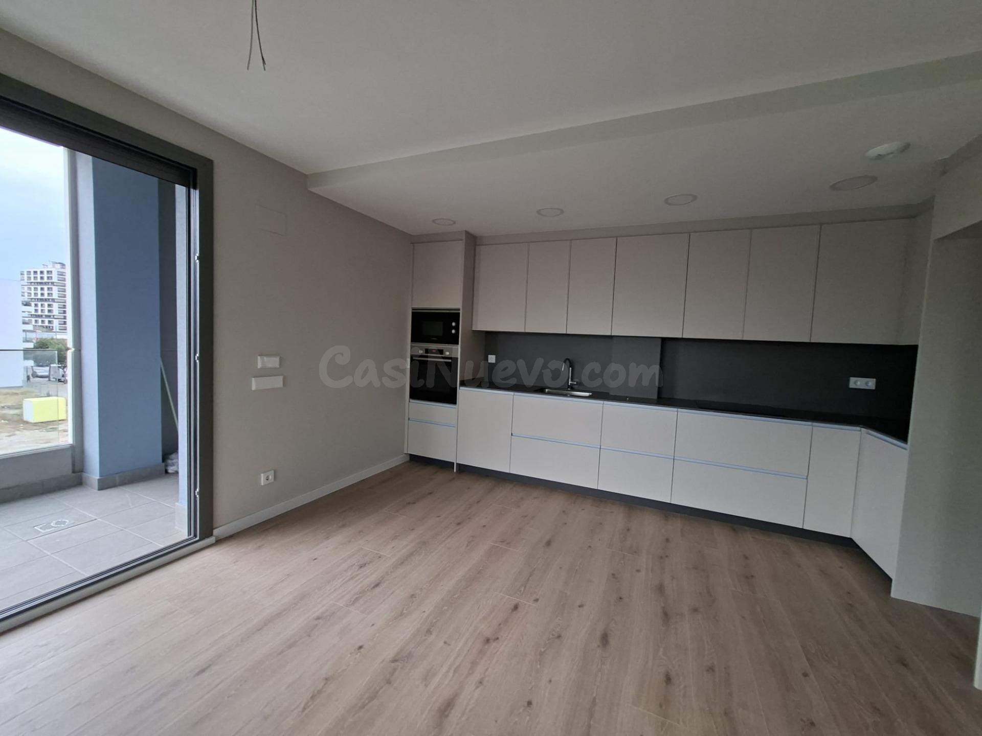 SE ALQUILA PISO DE OBRA NUEVA TODO EXTERIOR CON UNA TERRAZA  - foto 4