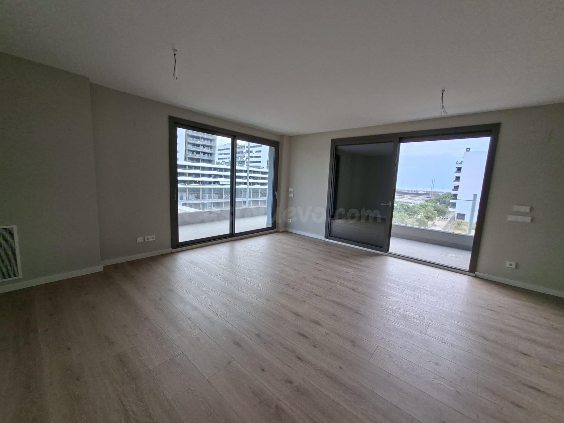 SE ALQUILA PISO DE OBRA NUEVA TODO EXTERIOR CON UNA TERRAZA  - foto 5