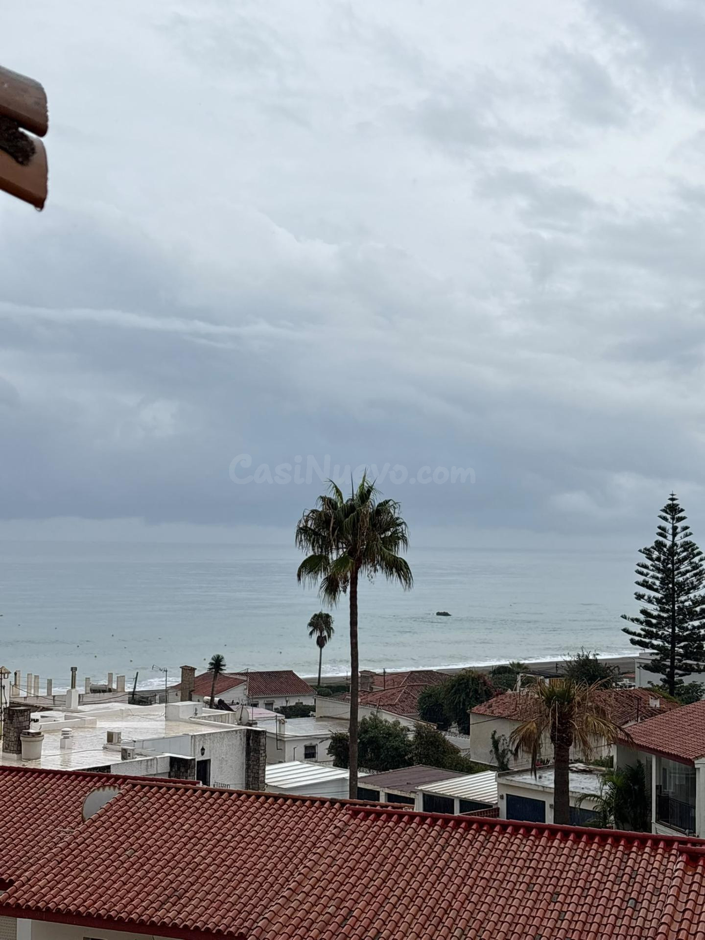 En venta apartamento en primera línea de playa y vistas al mar en Manilva