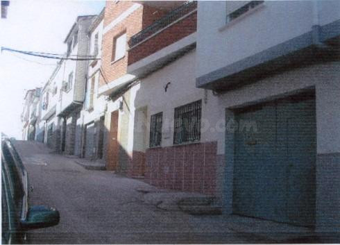 Venta de Adosado sin posesión (no visitable) en Montehermoso - Cáceres