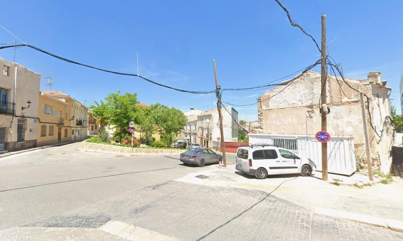 Casa de pueblo en venta en Tarancon (Cuenca). Sin posesión ( - foto 2
