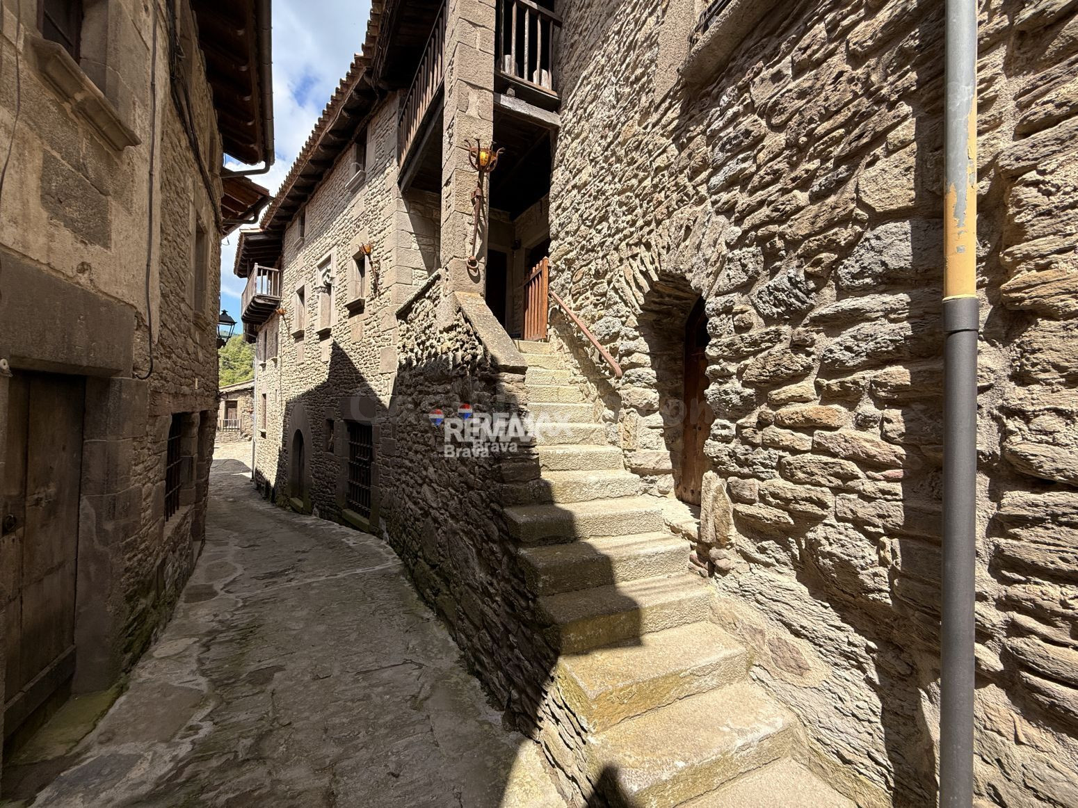 Rupit | Casa de piedra con encanto y gran potencial en el corazón del pueblo