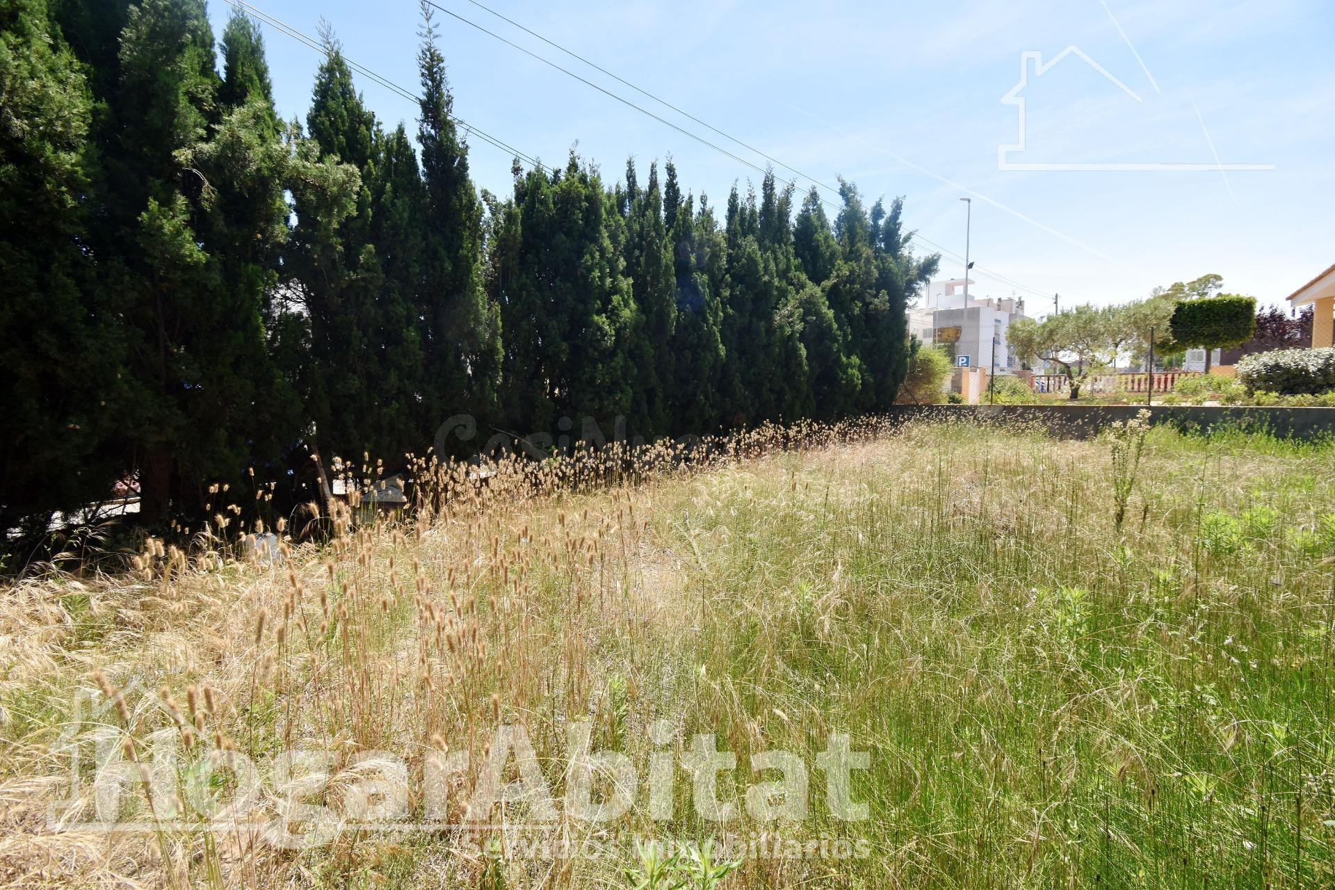 ¡MAGNÍFICA OPORTUNIDAD! TERRENO URBANO Y AMPLIO EN LA PLAYA DE NULES