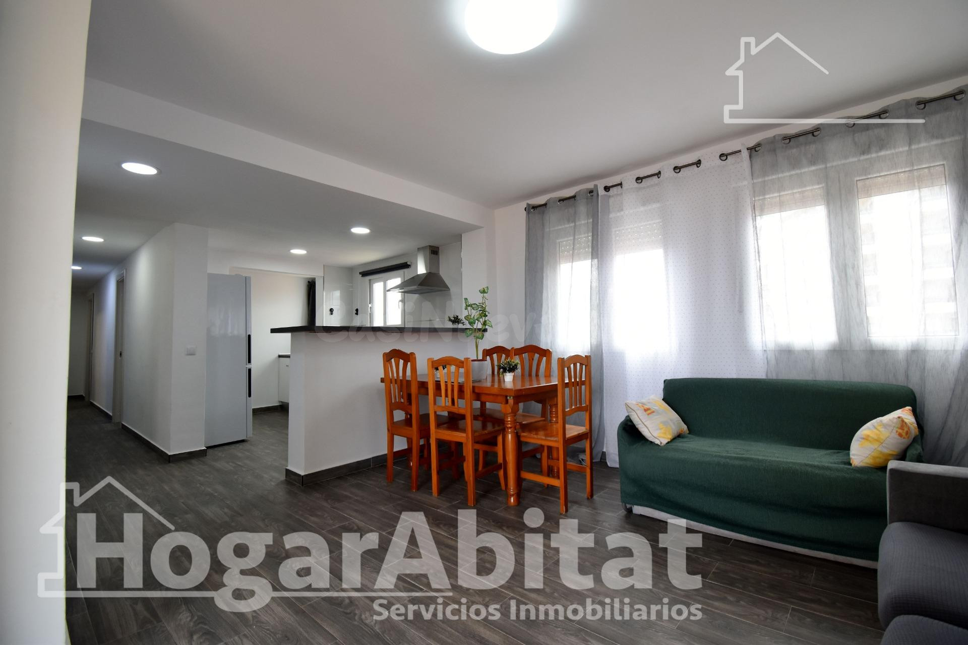 ¡SEGUNDA LÍNEA DE PLAYA! EXTERIOR REFORMADO CON GARAJE, PISCINA Y TERRAZA