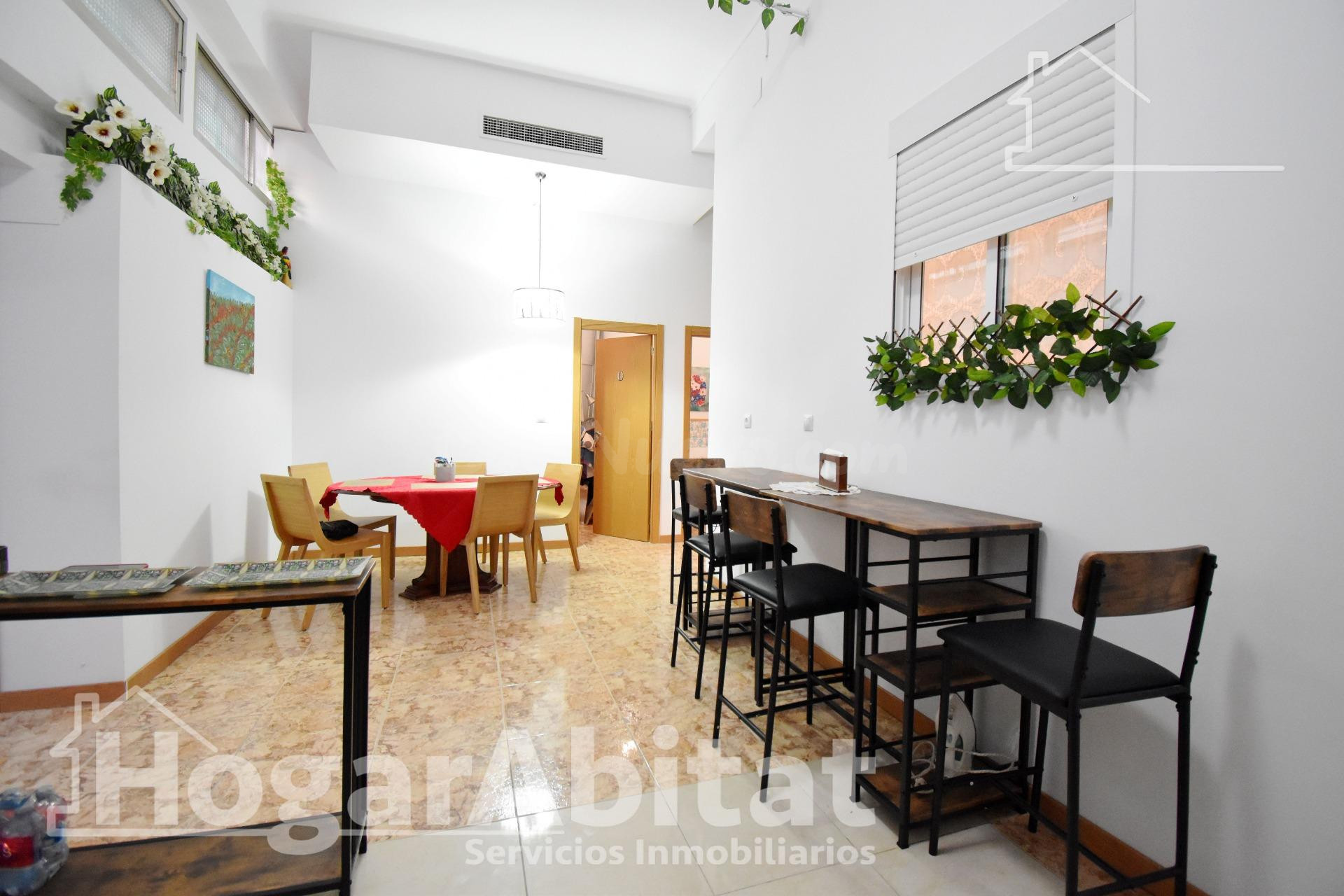 ¡CENTRO DE GANDIA! BAJO MUY AMPLIO CON TERRAZA Y TRASTERO