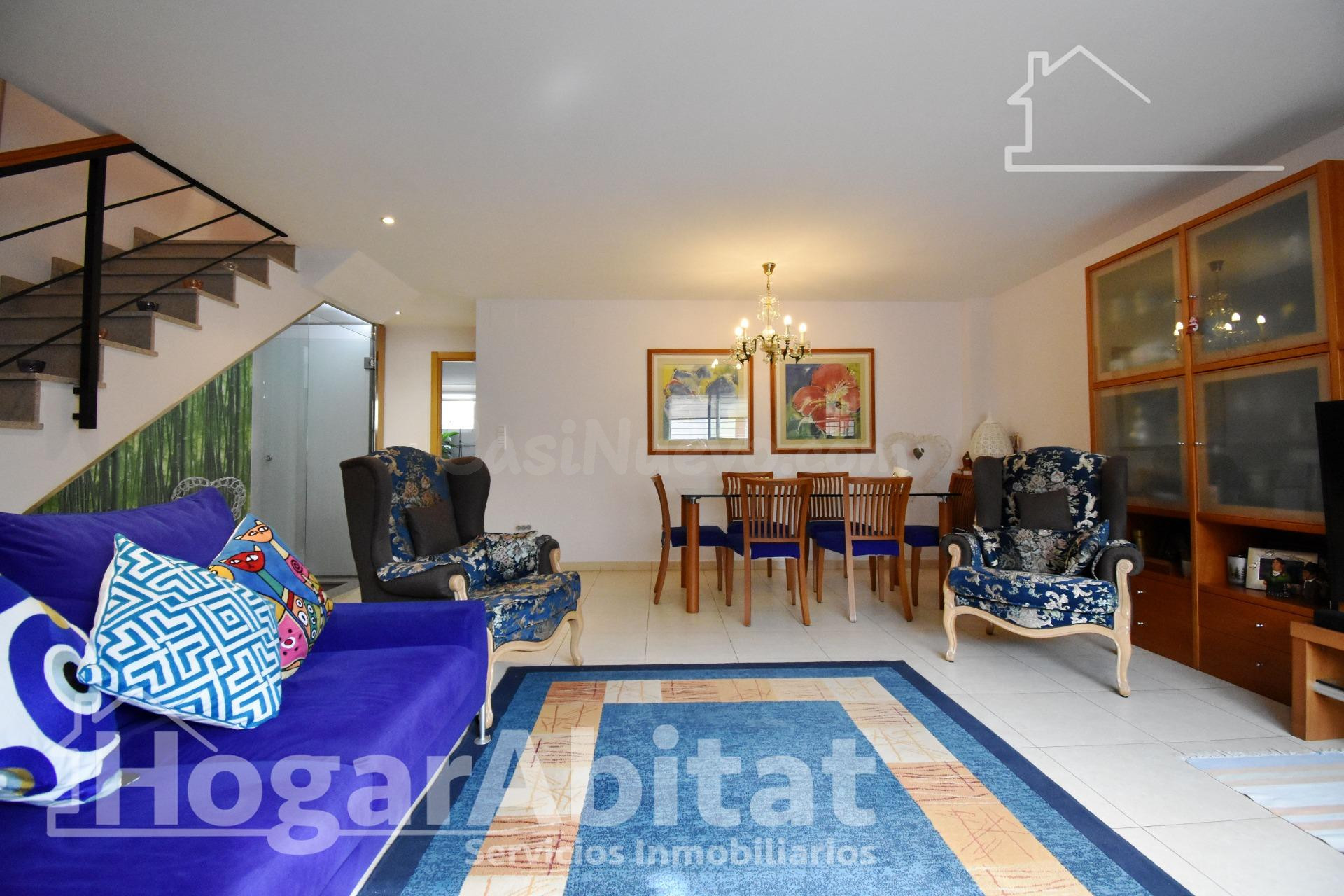 PRECIOSO ADOSADO EN URBANIZACIÓN CON PISCINA, GARAJE Y TERRA - foto 5
