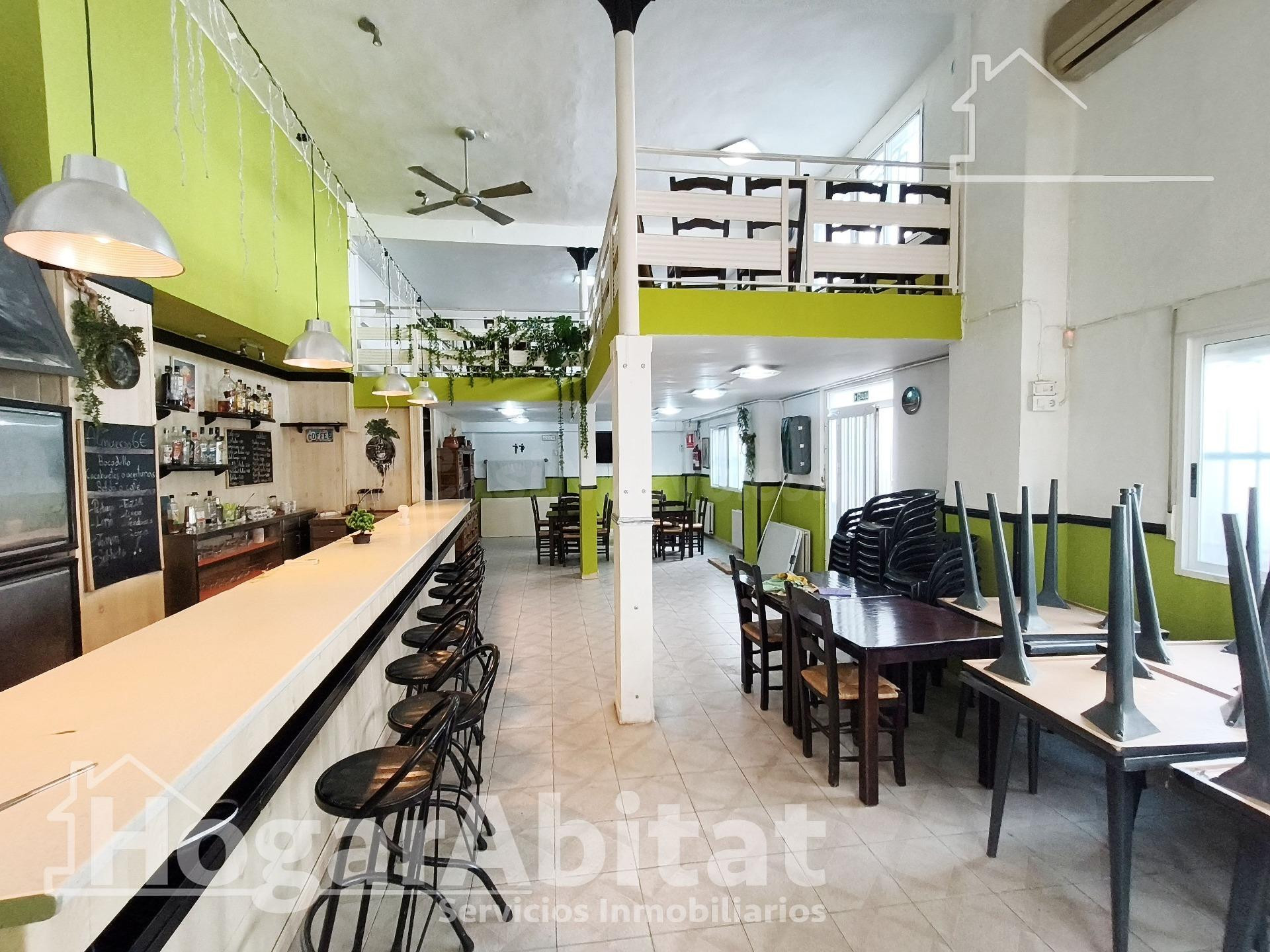 ¡PERFECTO PARA INVERTIR! CASA LUMINOSA Y ESQUINERA, CON LOCAL COMERCIAL