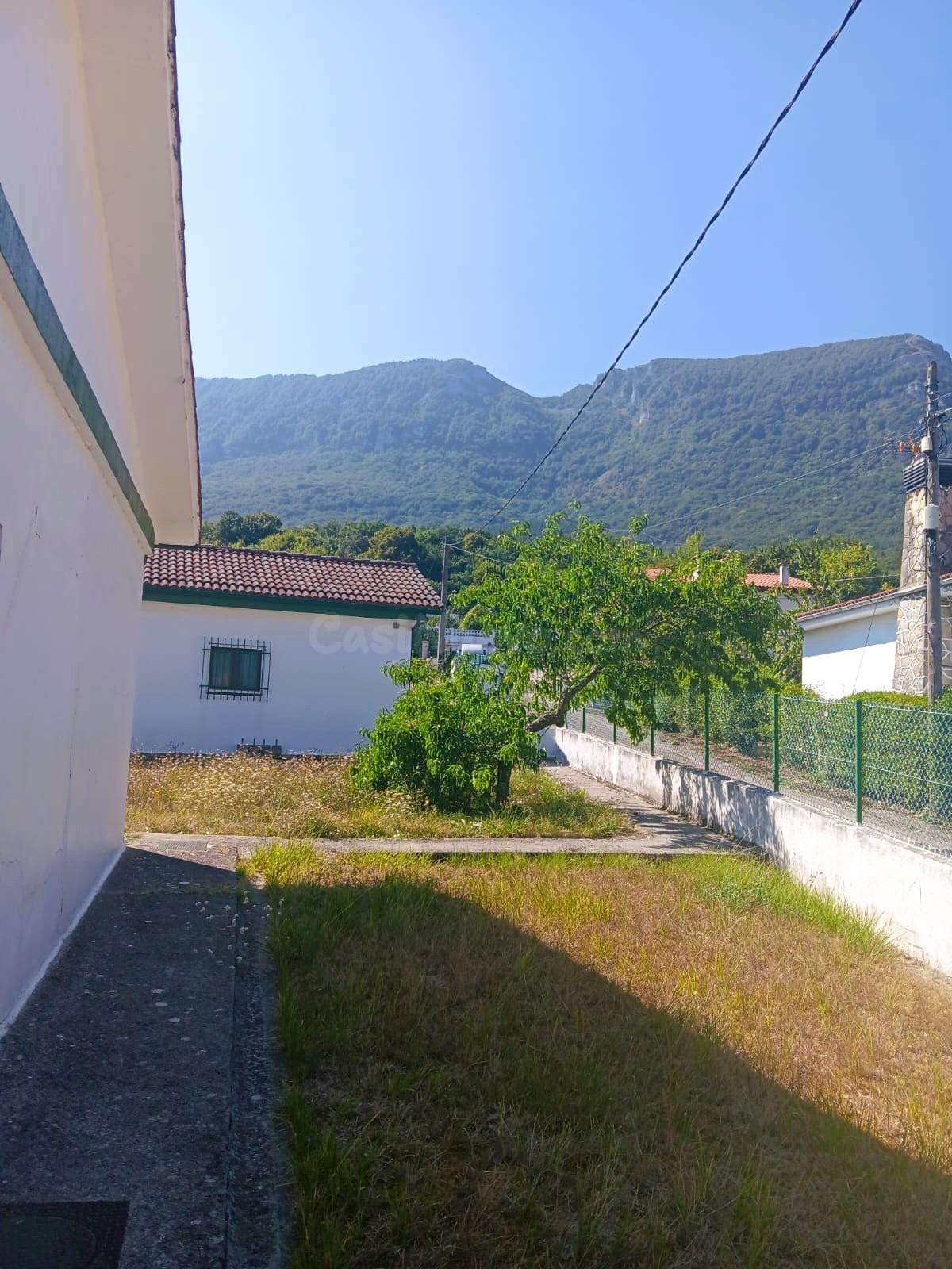 Se Vende Chalet con Terreno  en Valle de Mena - foto 2