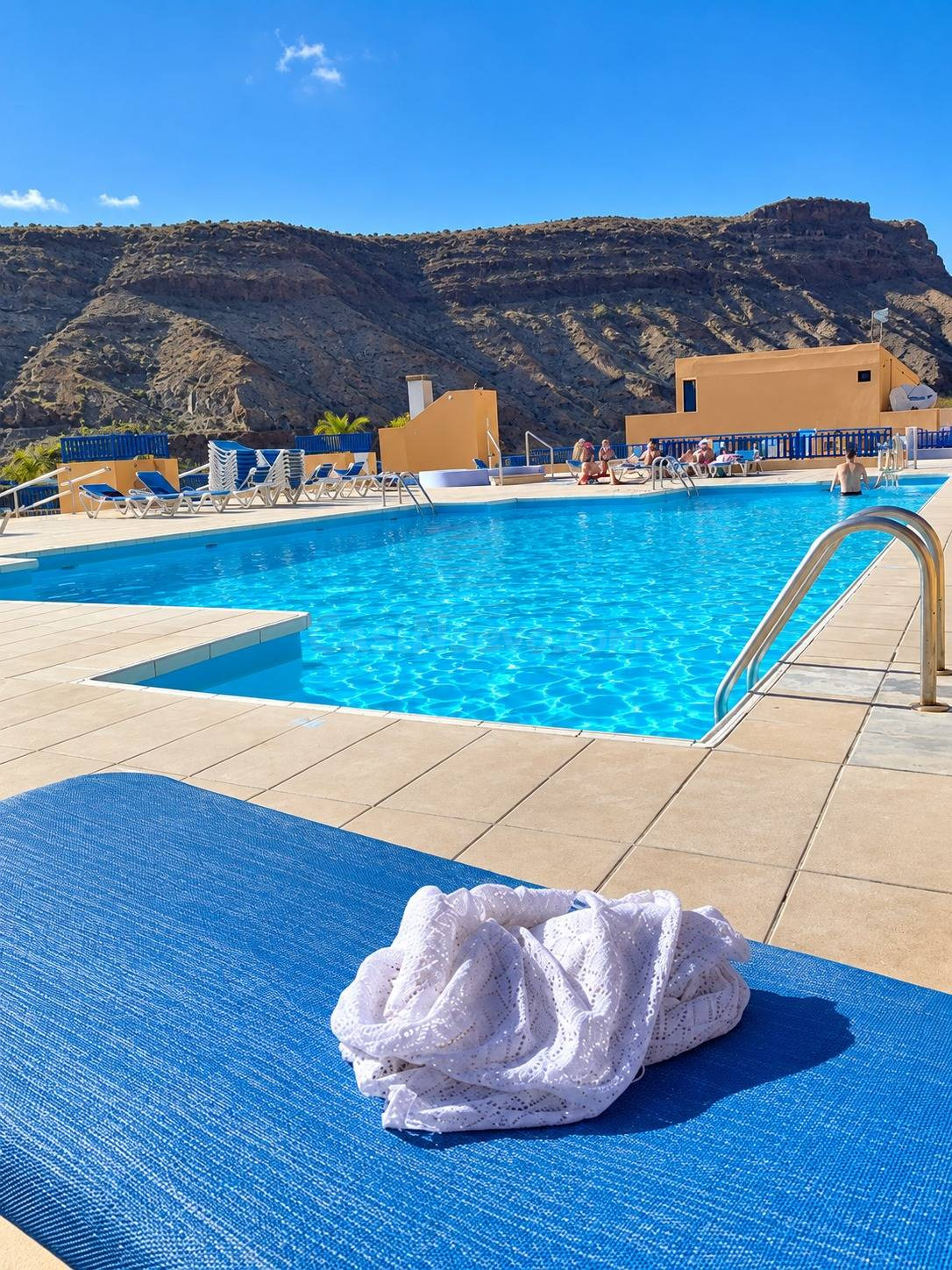 Apartamento con amplia terraza y vistas al mar en Taurito – Larga temporada