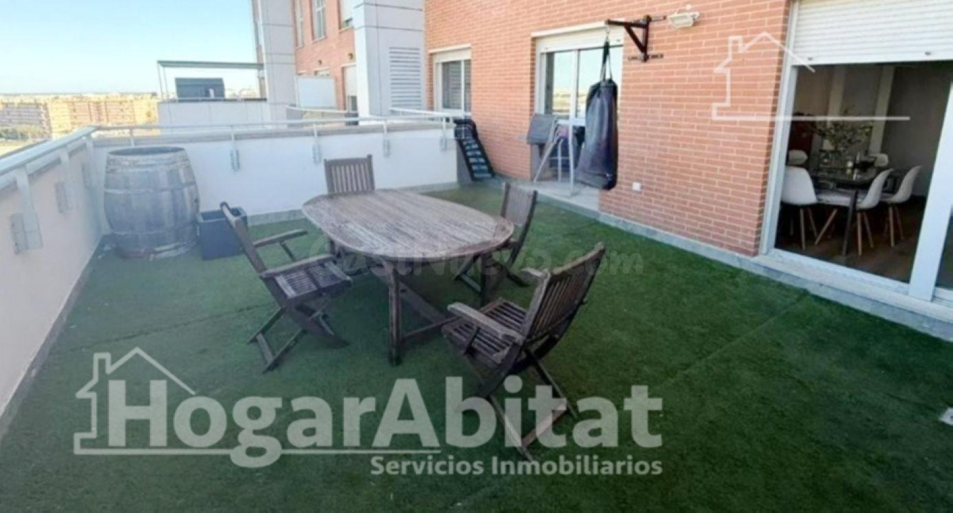 PRECIOSO ÁTICO REFORMADO CON TERRAZA, GARAJE Y TRASTERO - foto 3