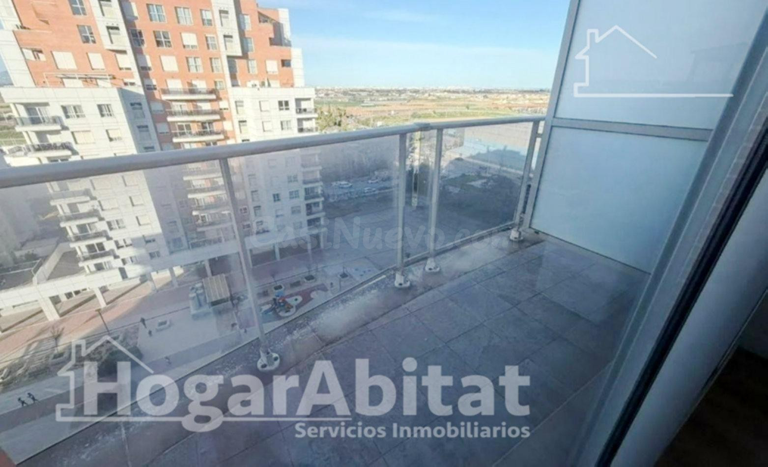 PRECIOSO ÁTICO REFORMADO CON TERRAZA, GARAJE Y TRASTERO - foto 4