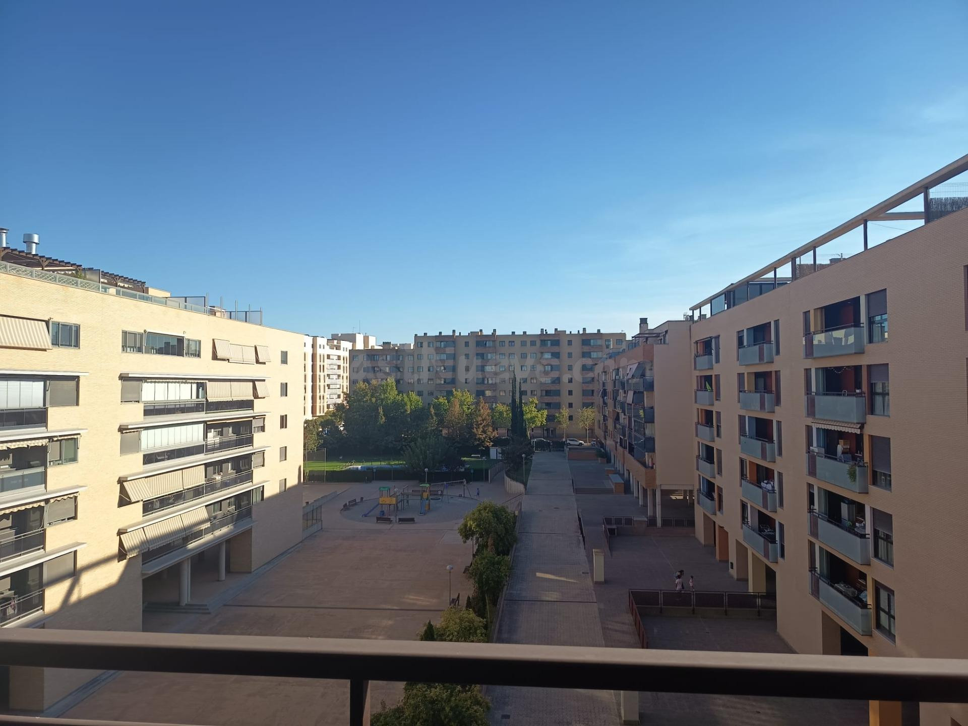 MIRALBUENO URB. CON PISCINA GARAJE Y TRASTERO
