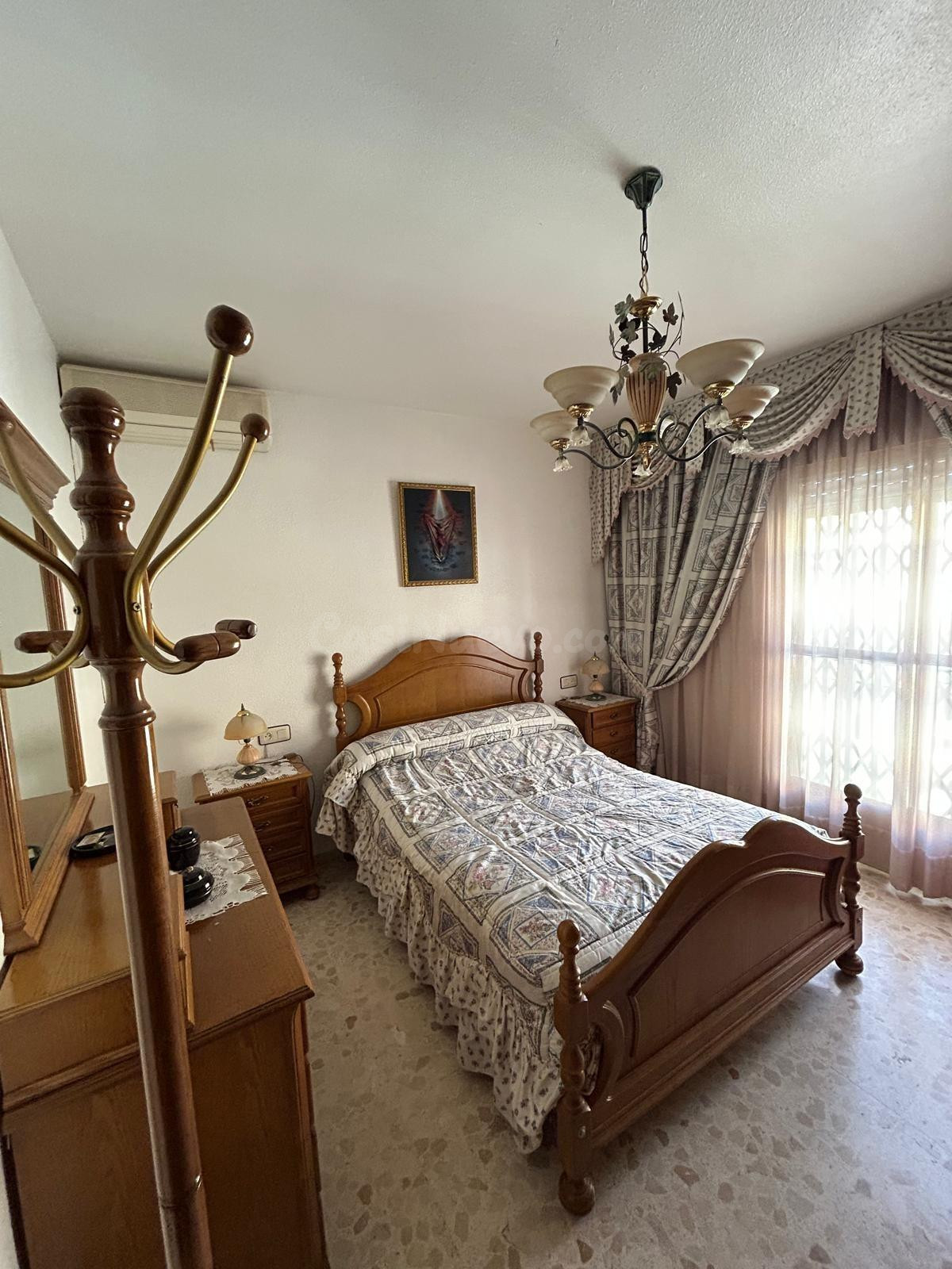 VIVIENDA SOBRE LOCAL EN SANTA MARÍA DEL ÁGUILA