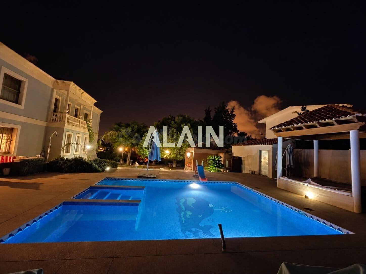 Casa 11 habitaciones 1000m² en venta - Vistahermosa