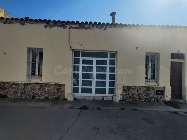 Se vende Casa Adosada OKUPADA en Montbo 9-11-13 Girona, (Gir - foto 2