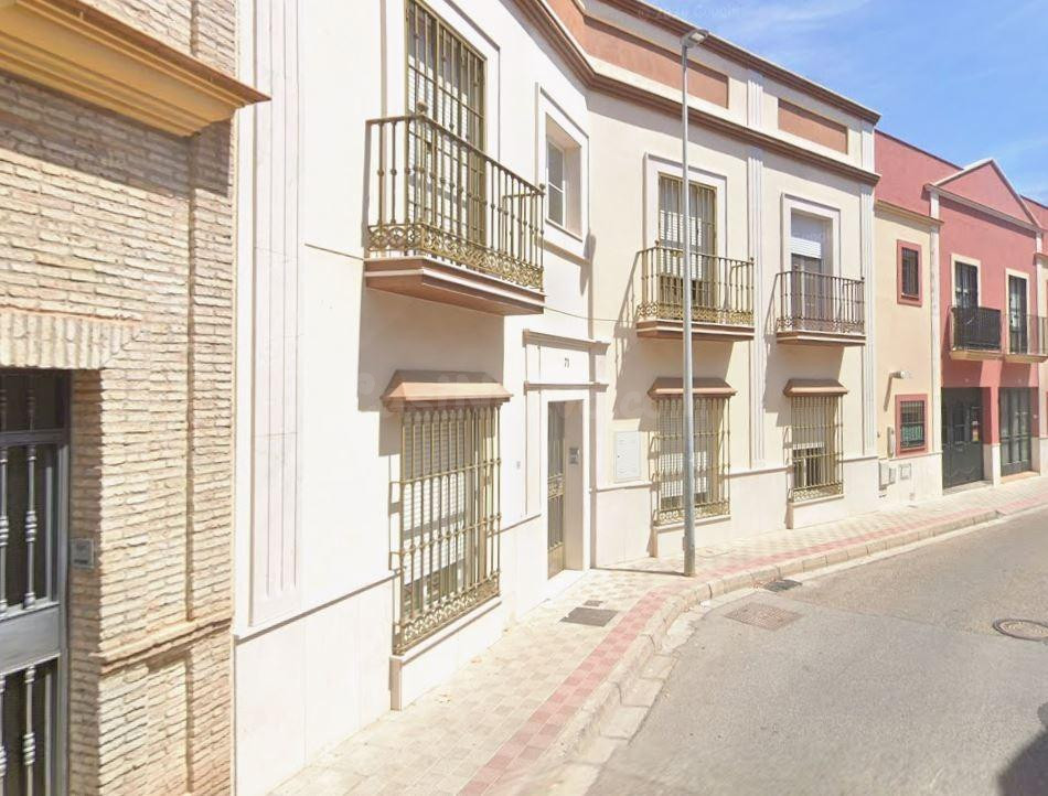 SE VENDE PISO OKUPADO en Calle CASTILLA VIEJA Nº 71 Dos Hermanas (Sevilla)