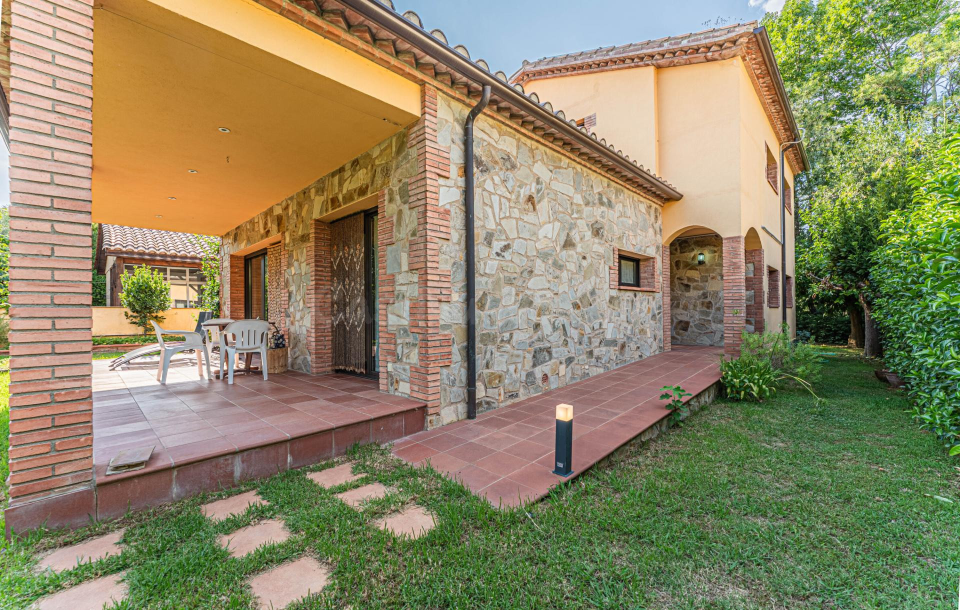 Casa 3 habitaciones 222m² en venta - Pirineo de girona - foto 2