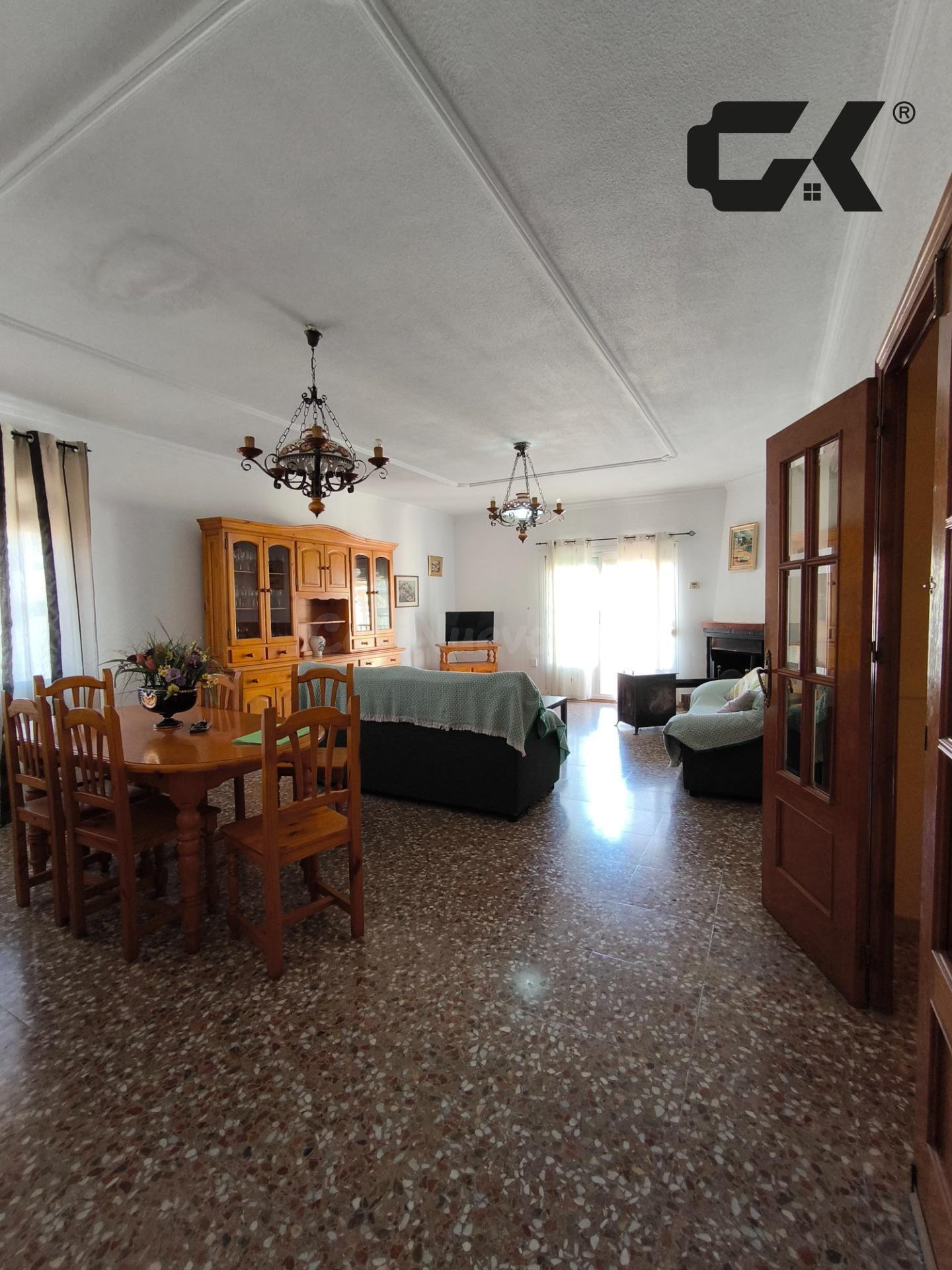 Amplia casa de pueblo con terraza y chimenea cerca de Lorca - foto 3
