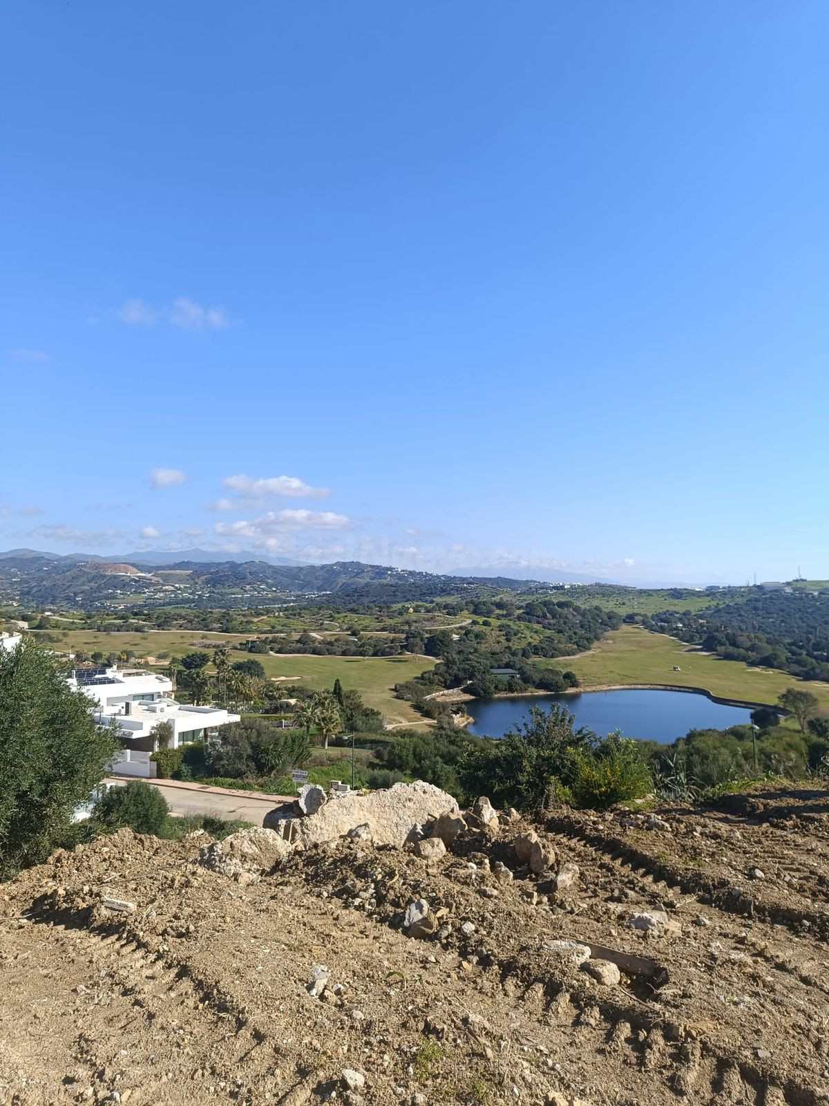 Parcela urbanizable Estepona con vistas al mar y golf