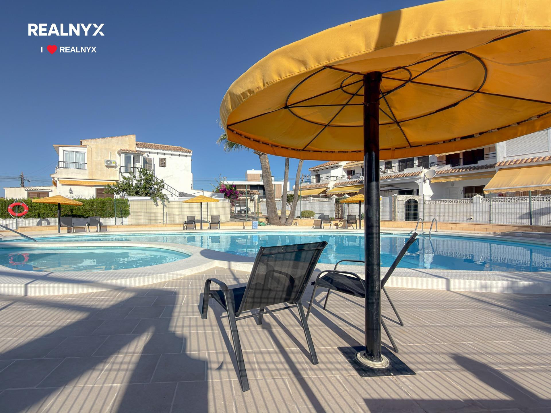 Torreblanca! Encantador bungalow reformado con 2 terrazas, en urbanización exclusiva con 2 piscinas comunitarias