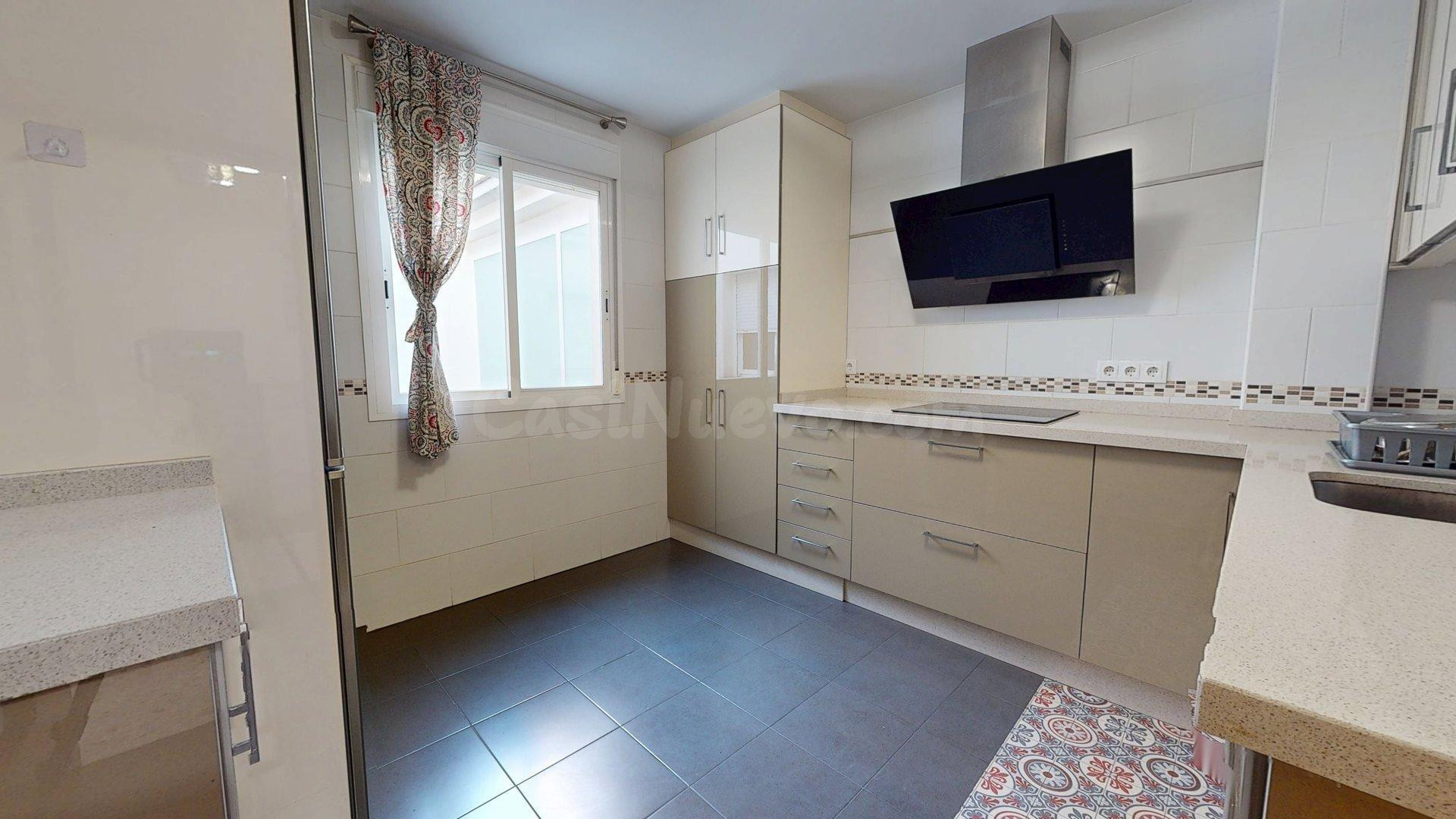 Amplio y Luminoso Piso en La Carlota con plaza de garaje y trastero  - Oportunidad Única por 125.000 €