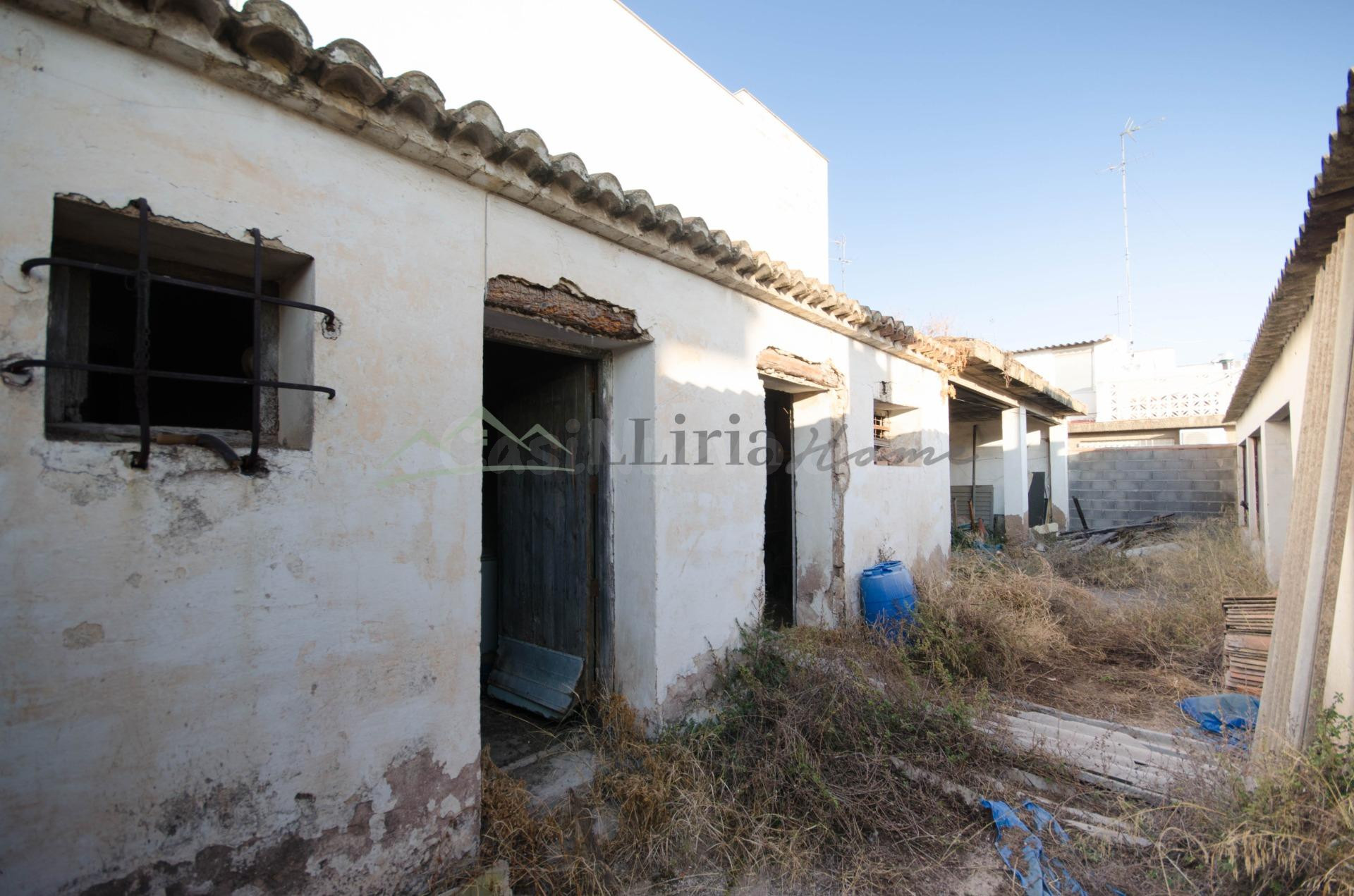 Ref. 04402.- Solar urbano con dos almacenes en S. Antonio de - foto 5