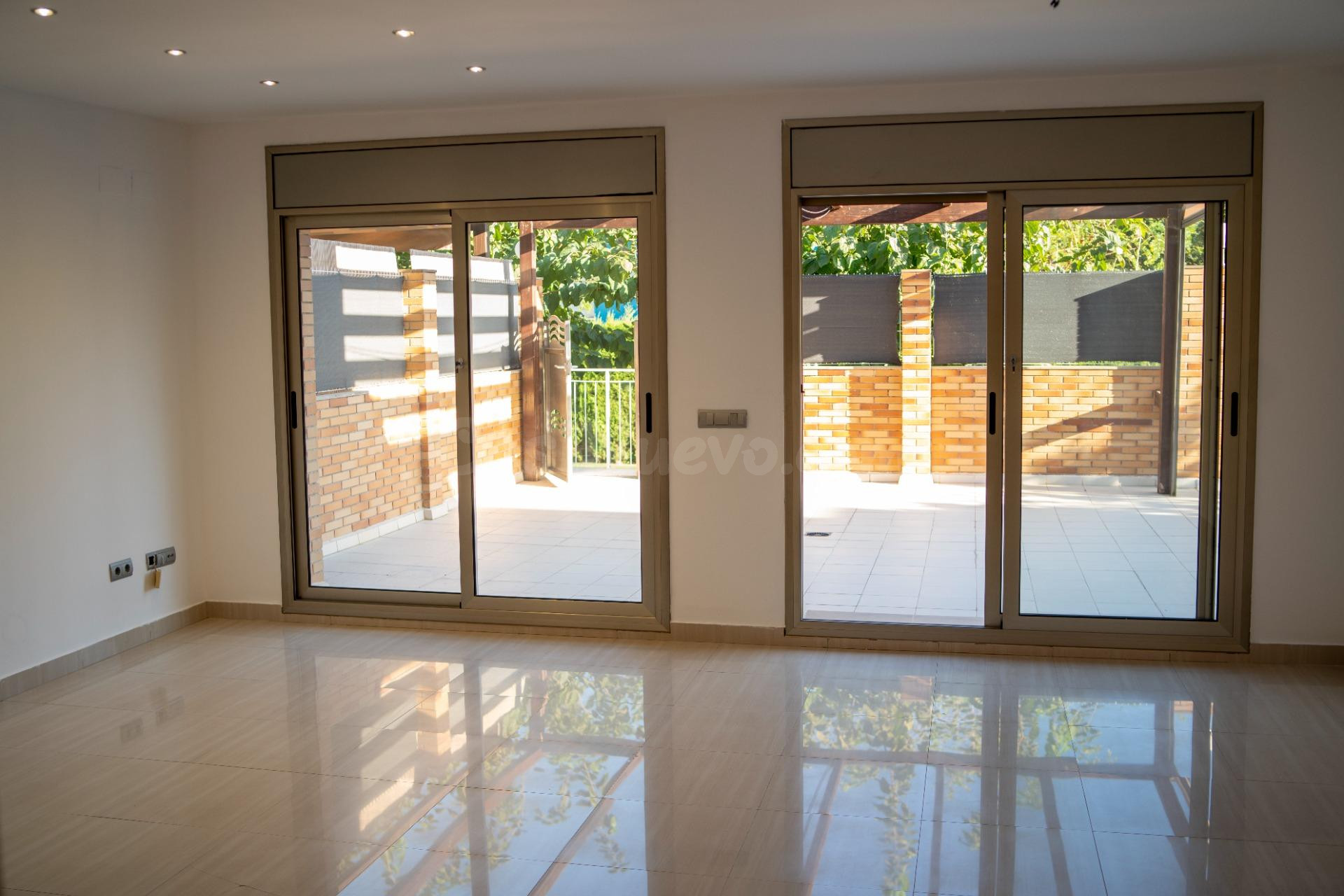 CASA ESQUINERA DE 5 habitaciones EN BARENYS - foto 3