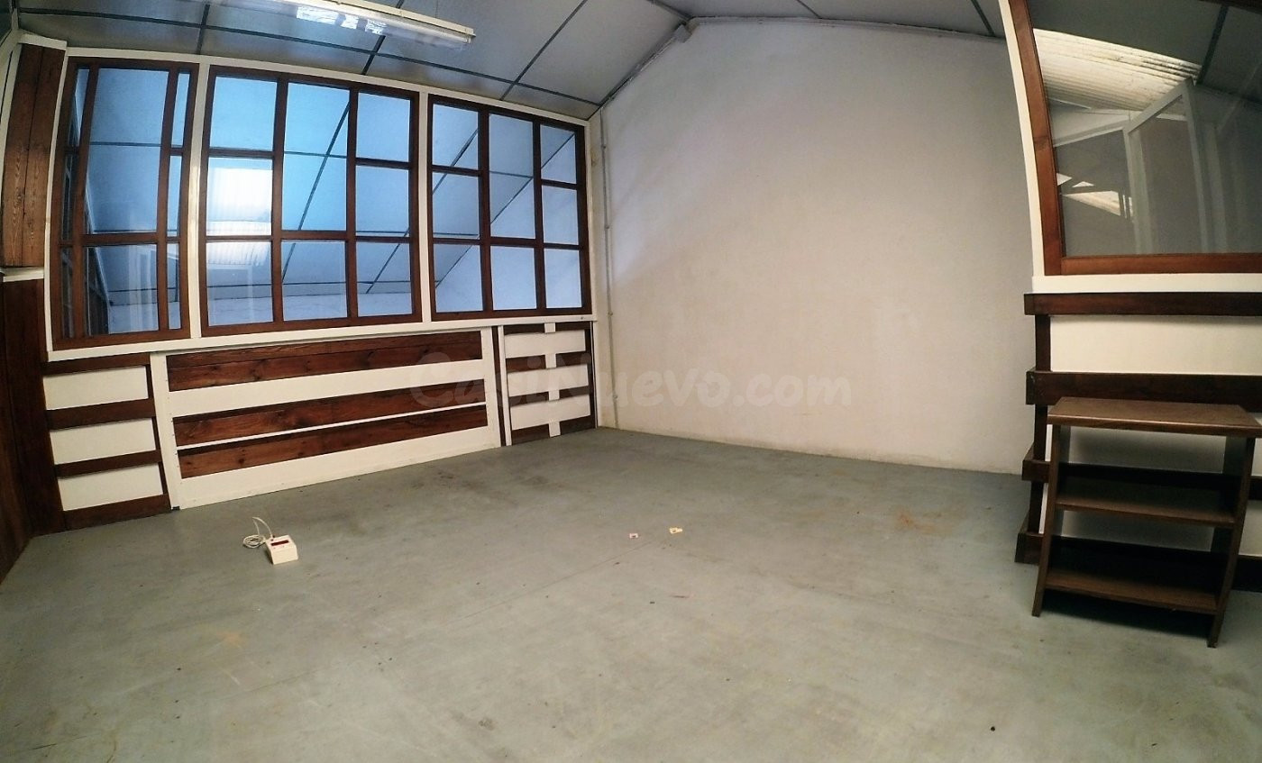 LOCAL-NAVE EN AVDA DE ESPAÑA - foto 4