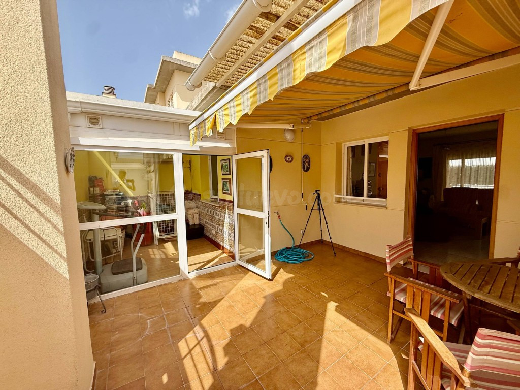 Espectacular ático con gran terraza, garaje, trastero y piscina en Las Lagunas