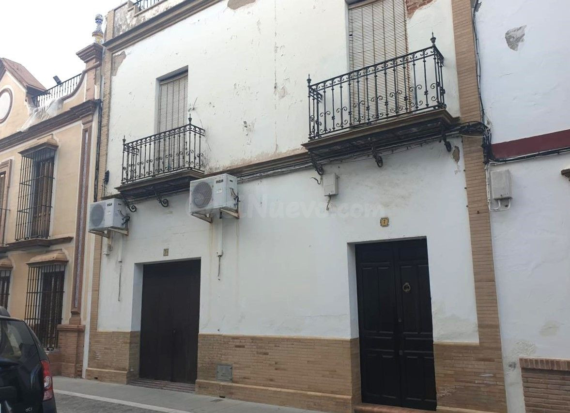Venta casa en Lora del Rio - foto 2