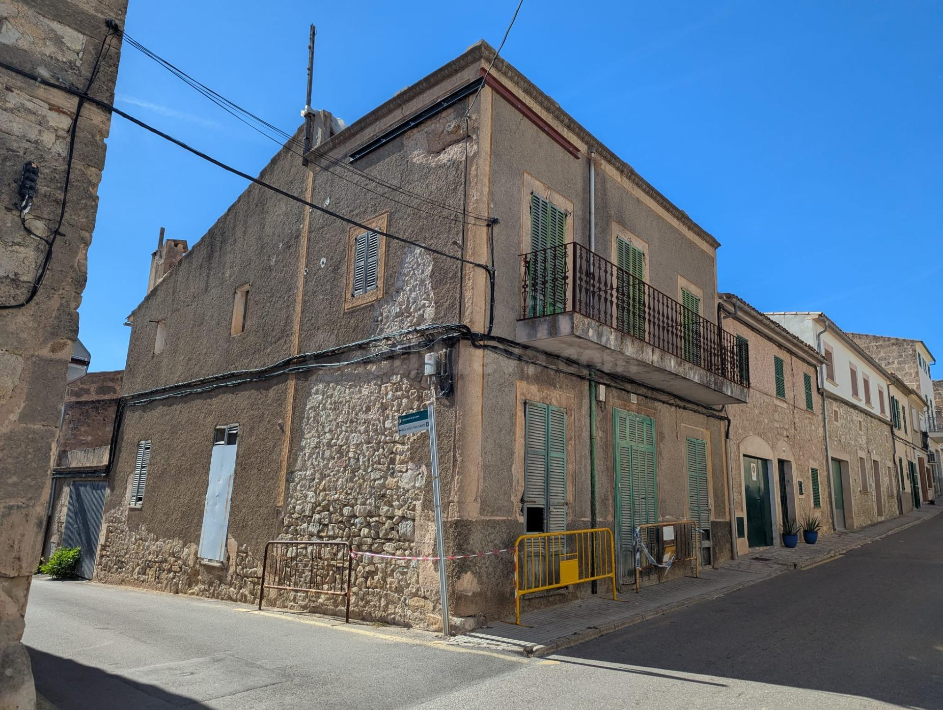 Casa mallorquina para reformar con proyecto y licencia en Sant Joan