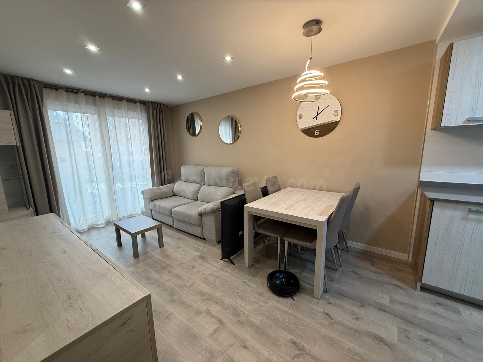 Moderno Apartamento en Alquiler en la Zona Alta de Ponferrad - foto 3