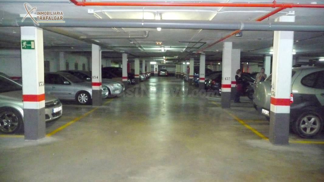 Amplia Plaza de Garaje  y trastero en Valencia, Paseo Alameda por solo €130 al mes